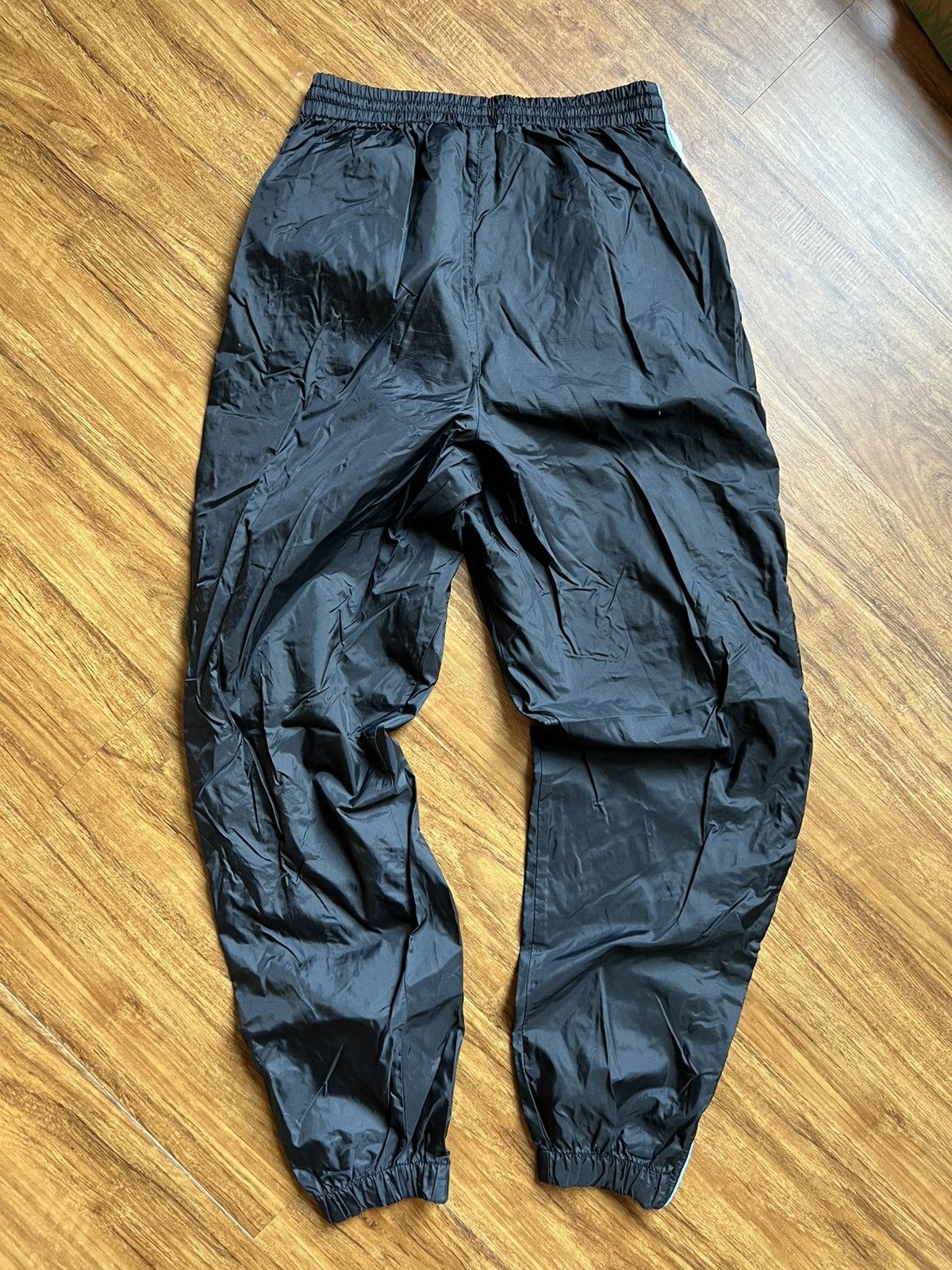 Vintage × Wilson Cool Vintage Y2K Wilson Athletics nylon track pant tennis Size US 30 / EU 46 - 7 Thumbnail