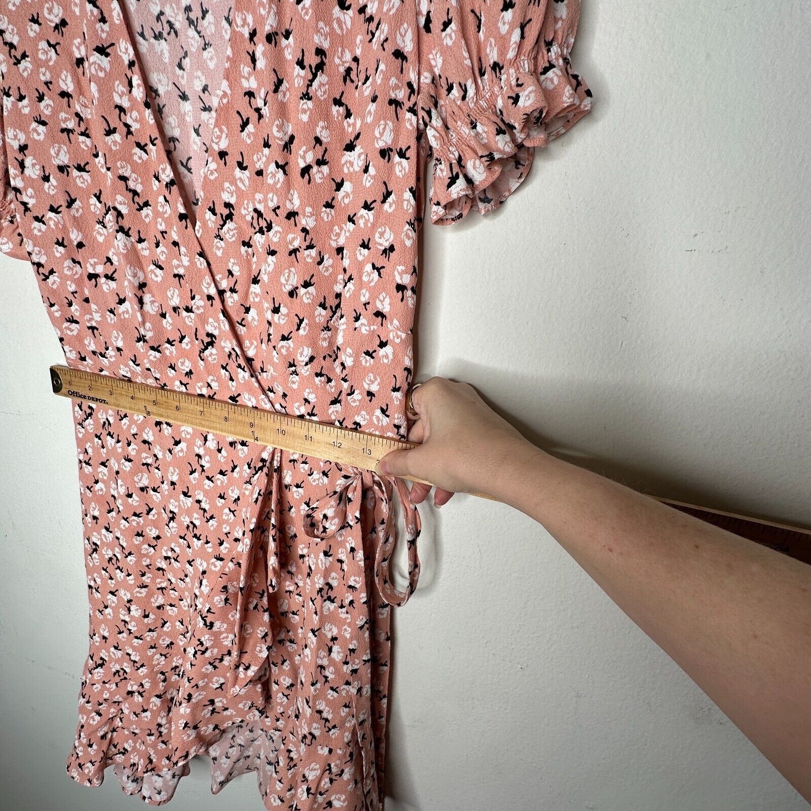 Diane von Furstenberg Diane Von Furstenberg Floral Ruffled Wrap Mini Puff Sleeve S Size S / US 4 / IT 40 - 15 Thumbnail