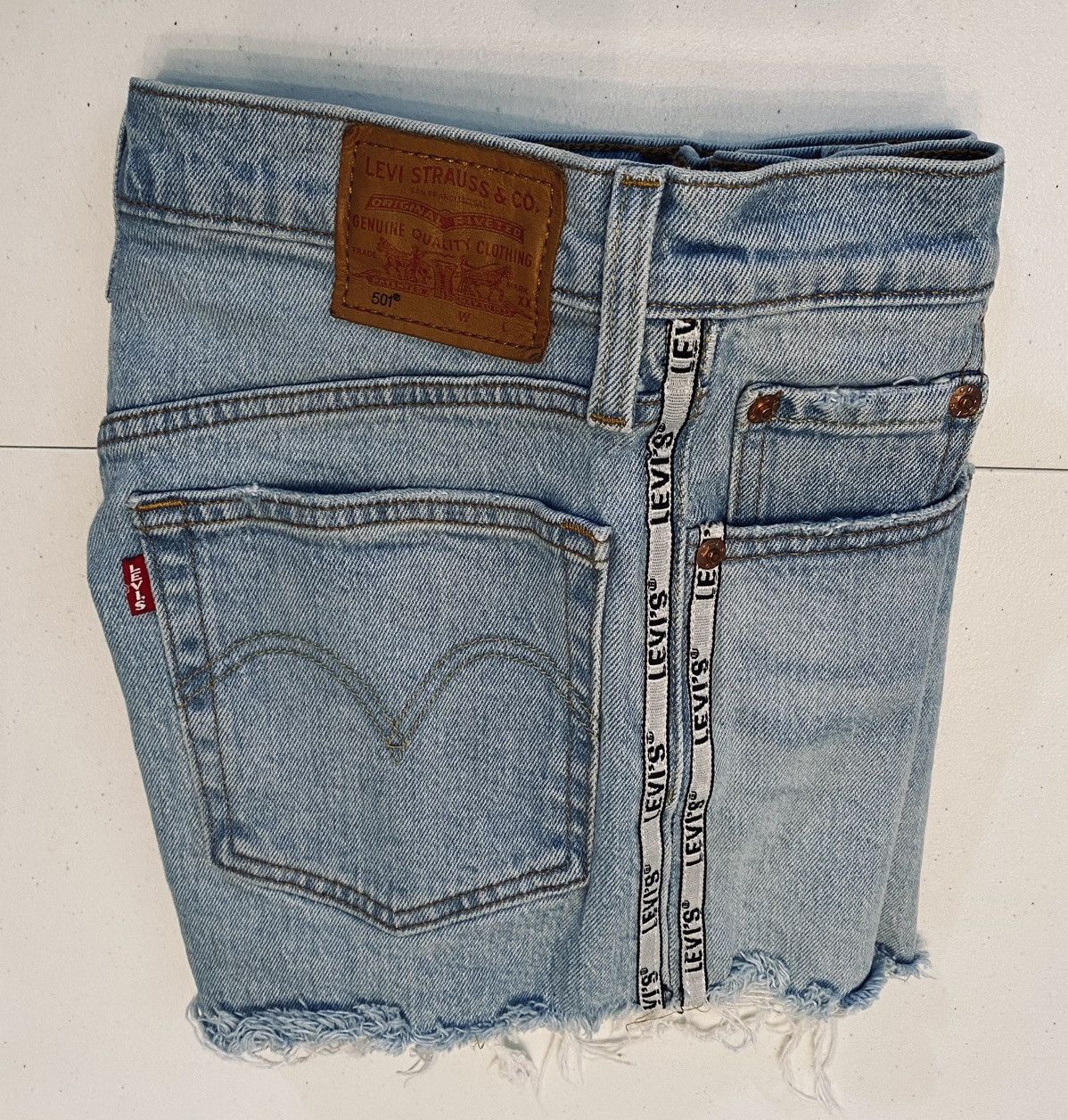 Levi's Levi's Spellout Logo Side Ribbon 501 High Rise Cut Offs 25 Size 25" / US 0 / IT 36 - 3 Thumbnail