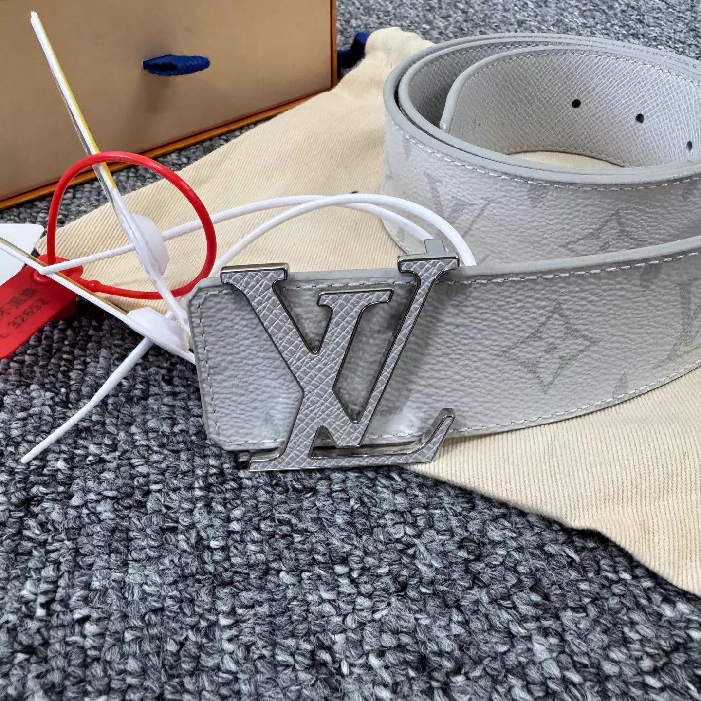 Louis Vuitton LV Light Gray Monogram Belt 85/34 Size ONE SIZE - 2 Thumbnail