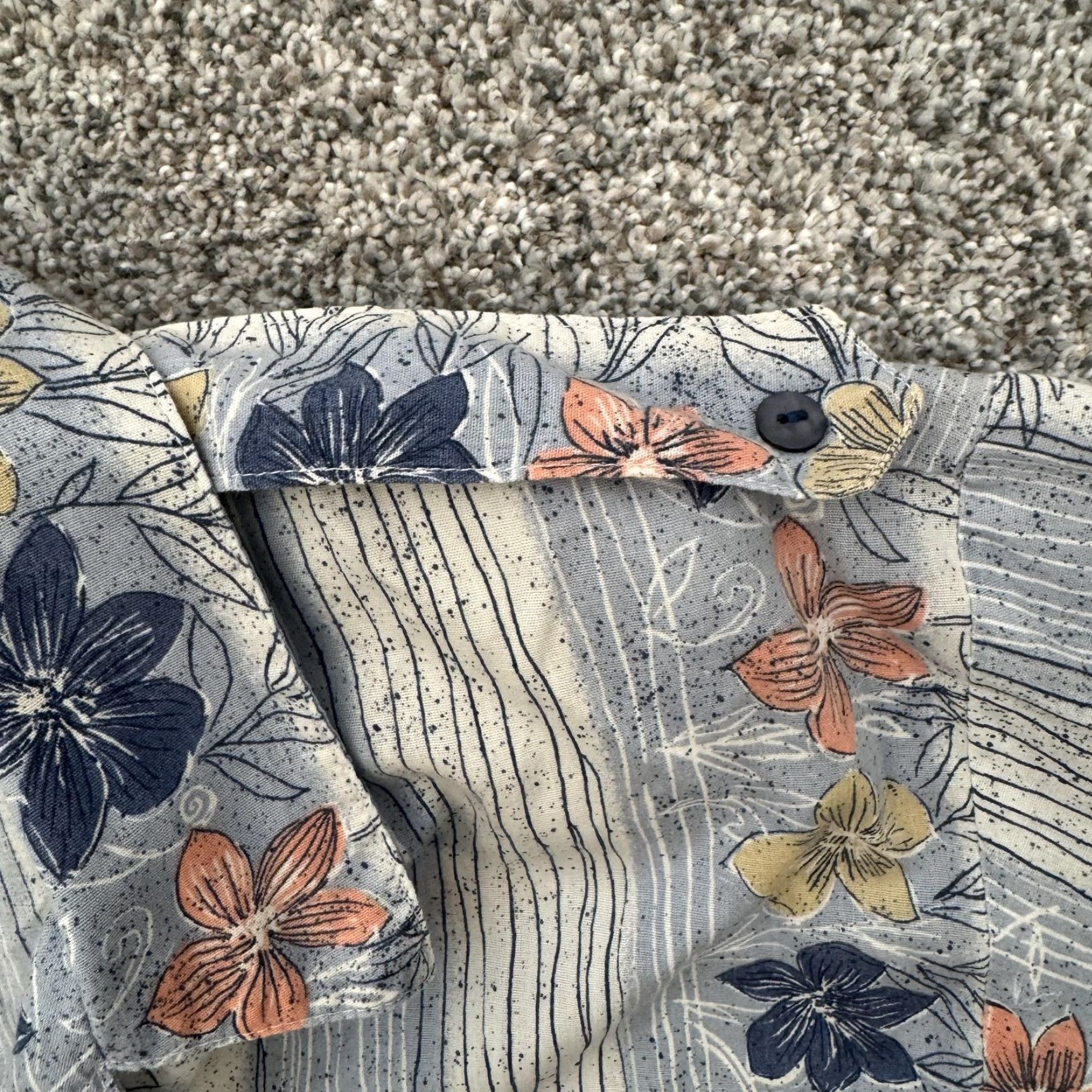 Vintage VINTAGE Tap & Co. Shirt L Blue Floral Hawaiian Camp Coastal Grandma Boho Cabana Chic Button-Up Collar Short Sleeve Pockets Epaulet 80s 90s Women Size L / US 10 / IT 46 - 6 Thumbnail