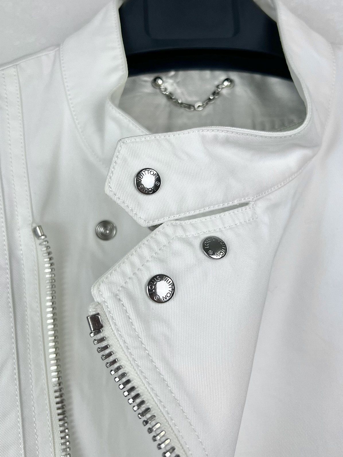 Louis Vuitton LOUIS VUITTON Jacket Biker Cotton Zippers Pocket LV White Size US XL / EU 56 / 4 - 11 Thumbnail