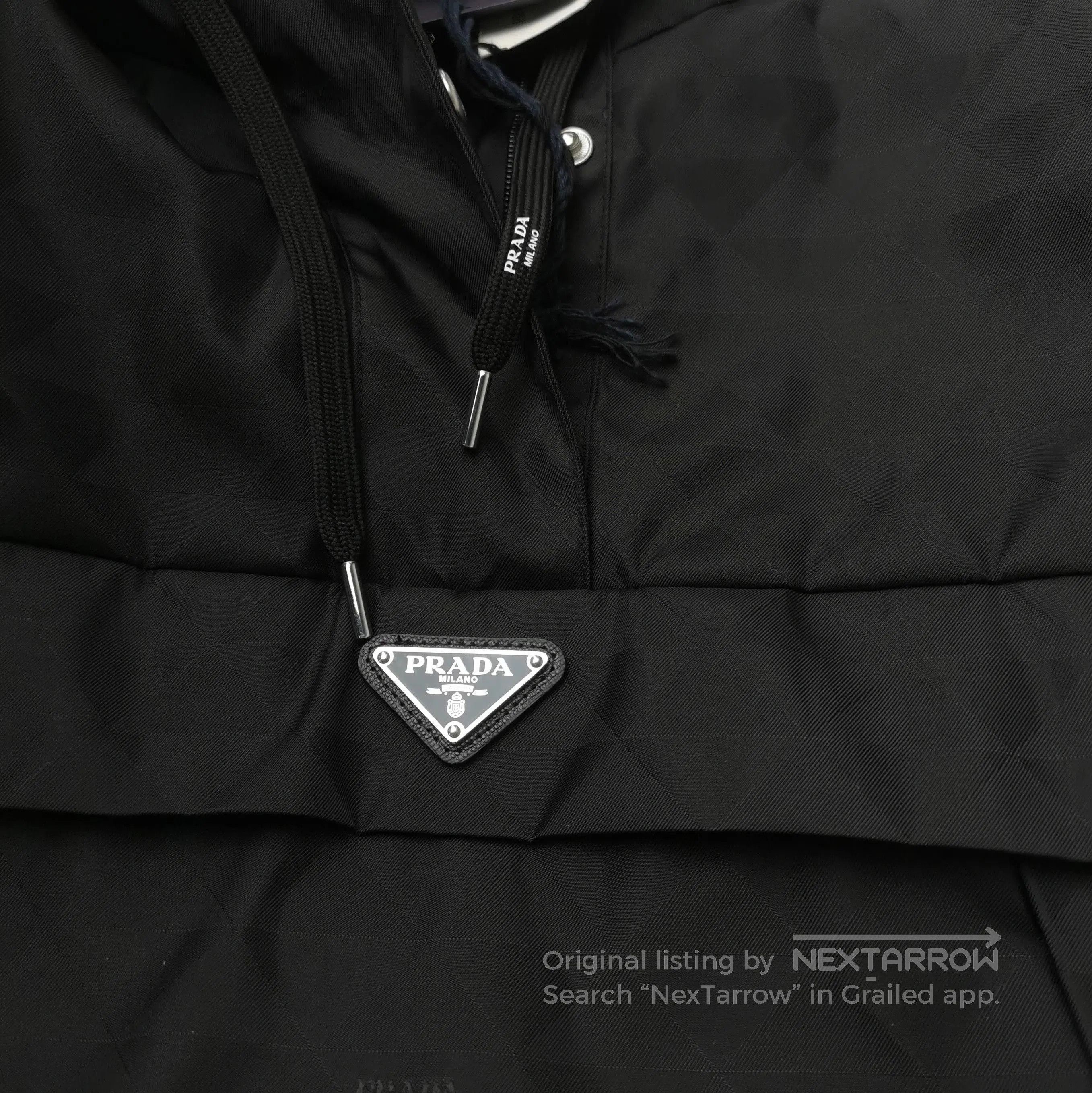 Prada Prada Logo Hooded Jacket in Black . Size US S / EU 44-46 / 1 - 3 Thumbnail