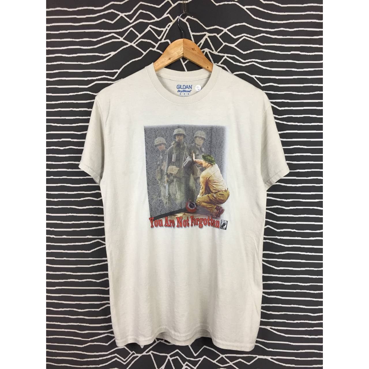 Gildan War Memorial You Are Not Forgotten Military Tribute Tee Size US M / EU 48-50 / 2 - 1 Thumbnail