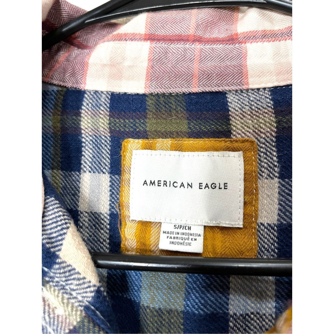 American Eagle Outfitters AMERICAN EAGLE Cozy Cabin Cropped Patchwork Plaid Flannel Sh Size S / US 4 / IT 40 - 4 Thumbnail