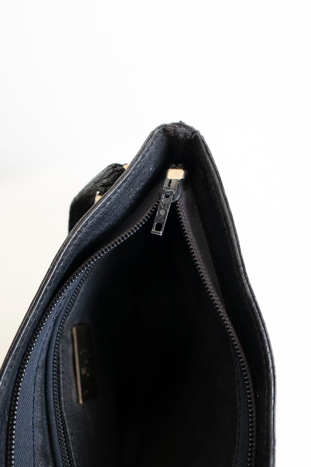 Givenchy 00's Givenchy Pebbled Leather 4G Panel Cross Body Bag Size ONE SIZE - 5 Thumbnail