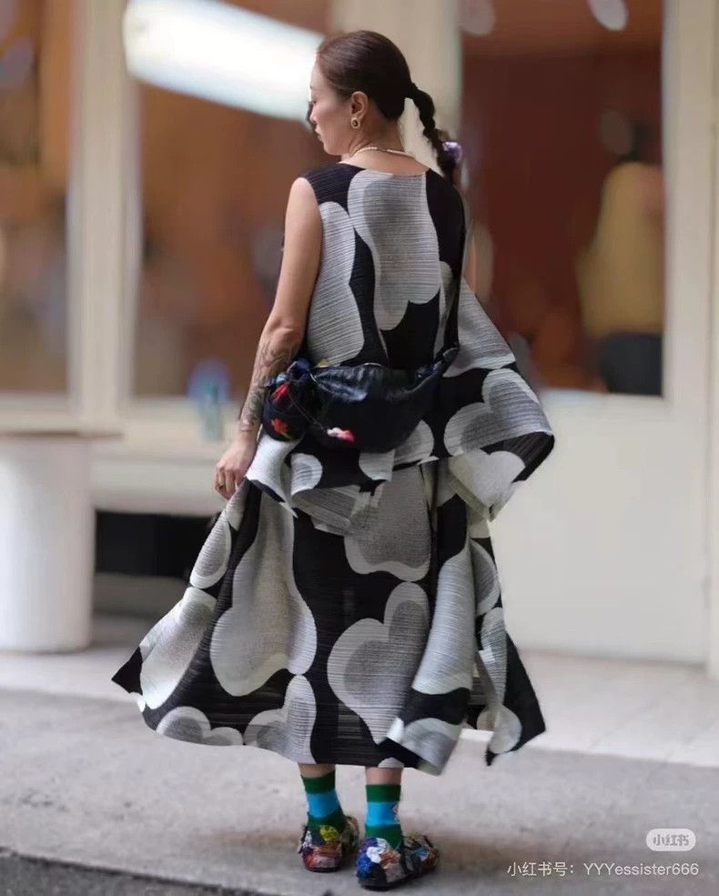 Issey Miyake Issey Miyake size:3 Black and grey horizontal stripe cloud Size M / US 6-8 / IT 42-44 - 5 Thumbnail