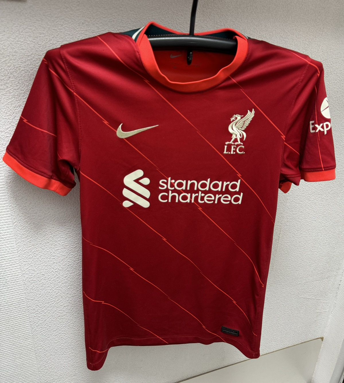 Nike Liverpool nike soccer jersey standard charteres S sz Size US S / EU 44-46 / 1 - 1 Thumbnail