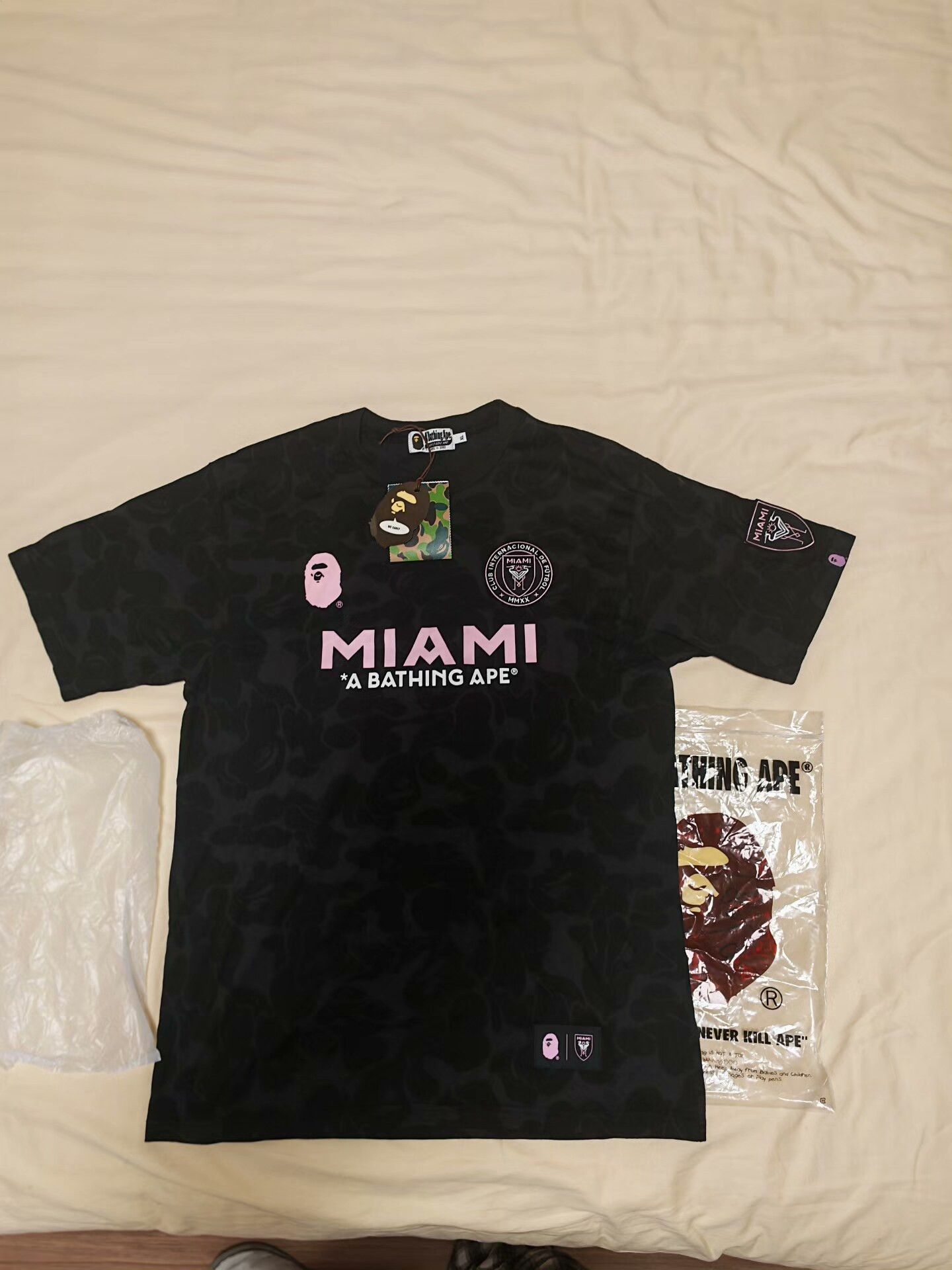 Bape Bape T-Shirt XL Men Size US XL / EU 56 / 4 - 1 Thumbnail