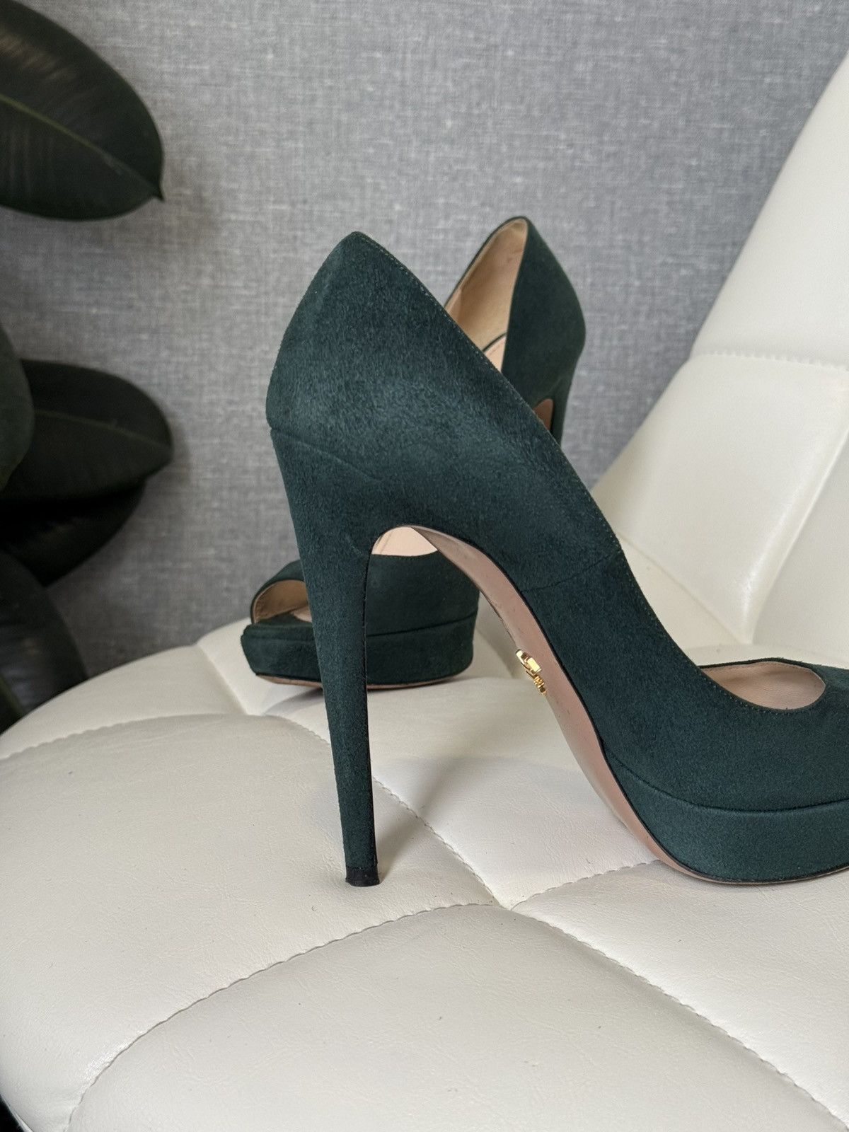 Prada Prada Green Suede Platform Peep Toe Stiletto High Heel Pumps Size US 7.5 / IT 37.5 - 6 Thumbnail