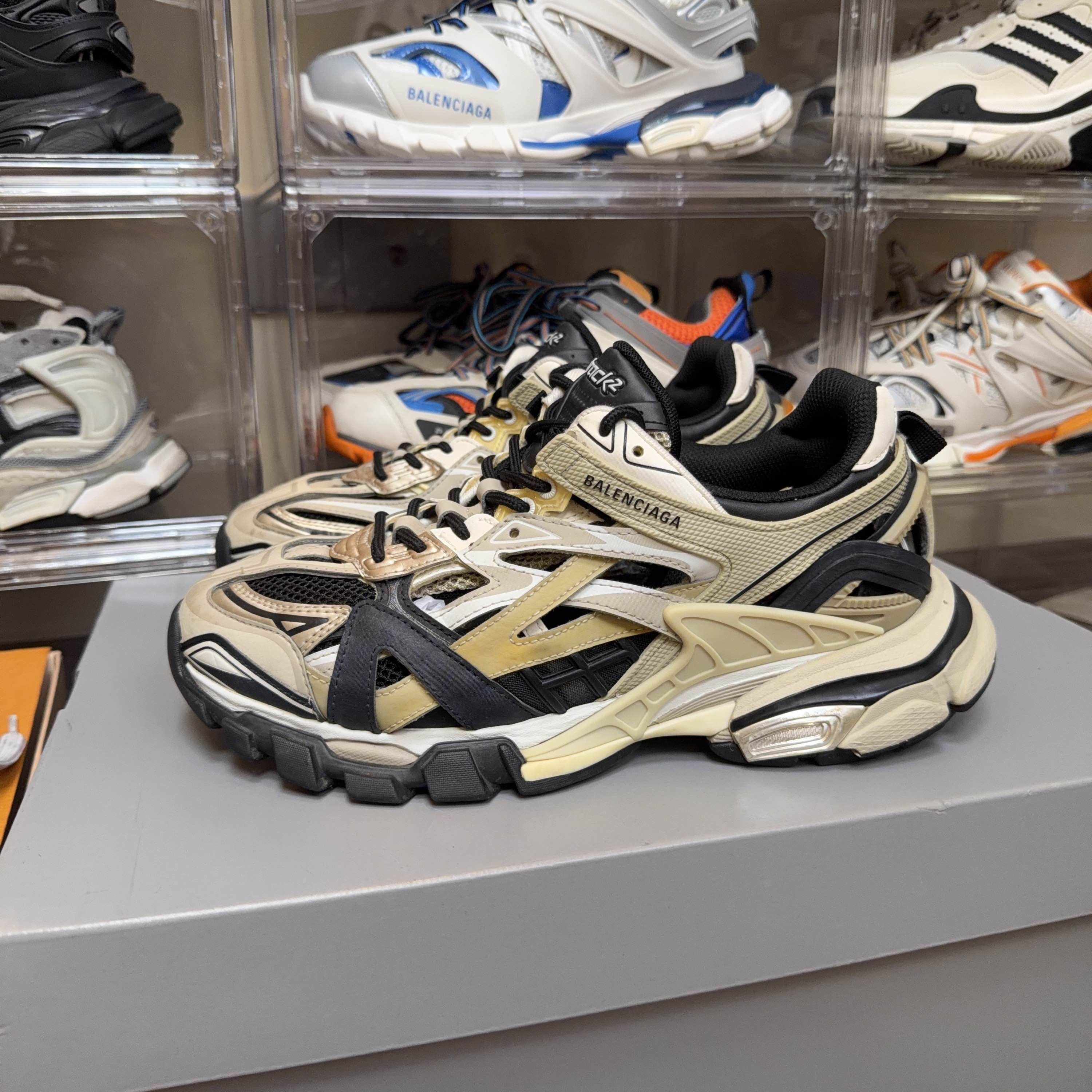 Balenciaga Balenciaga Track 2.0 Sneakers Size US 8 / EU 41 Size US 8 / EU 41 - 1 Thumbnail