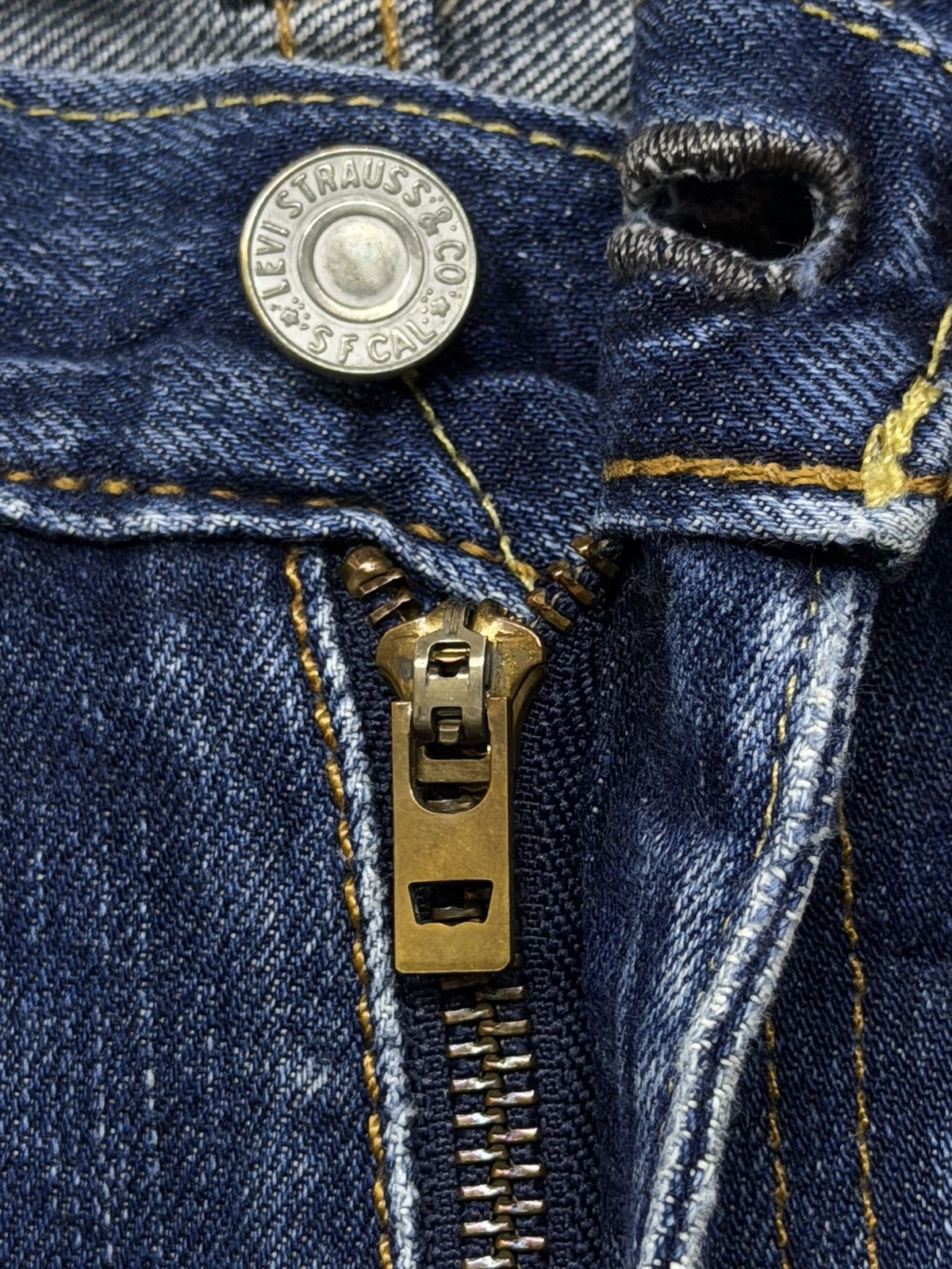 Levi's Vintage Levi’s 502 Denim Jeans | Slim Regular Straight | W33 Size US 33 - 14 Thumbnail