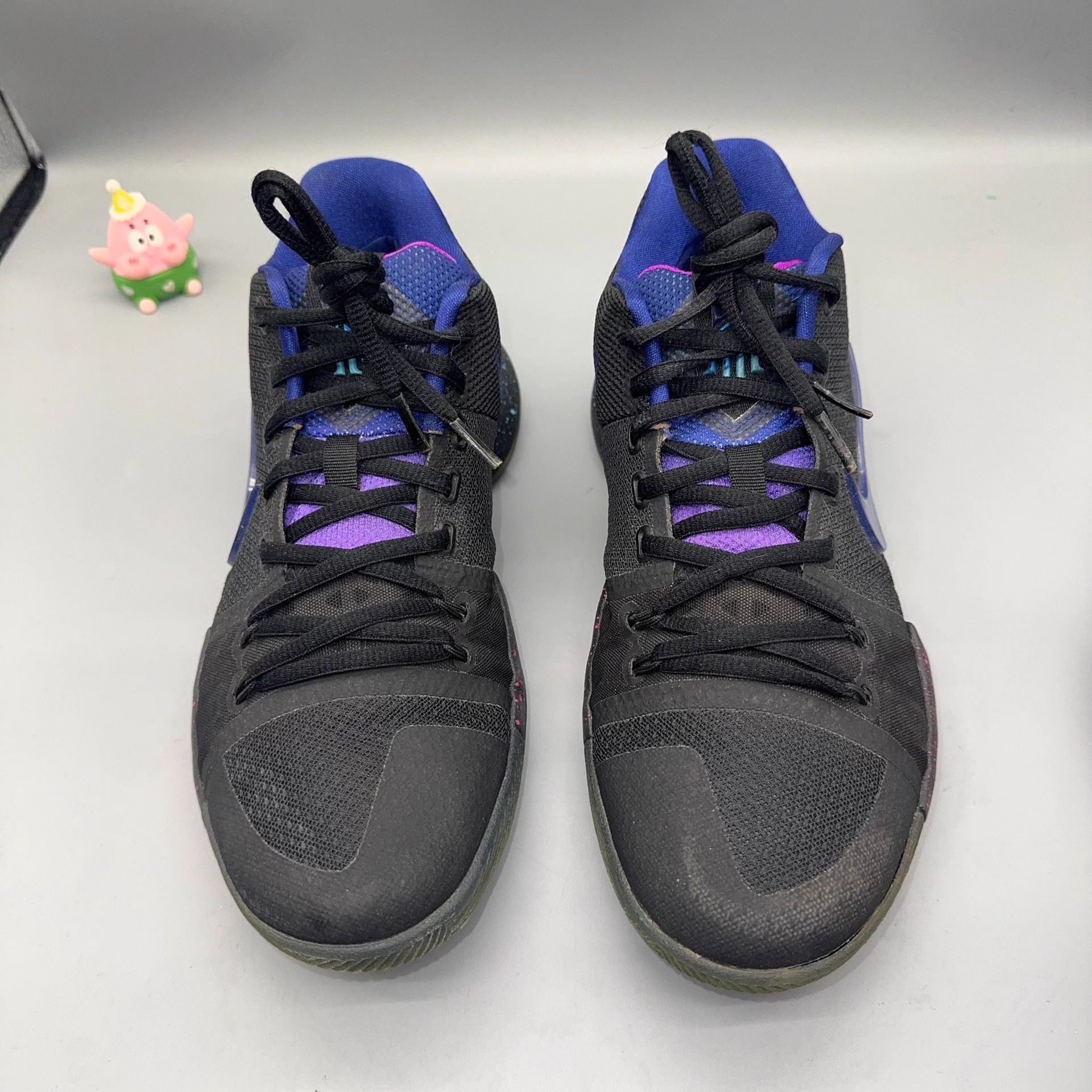 Nike Nike Kyrie 3 Broken Hook Black 40.5 Size US 9.5 / IT 39.5 - 2 Thumbnail