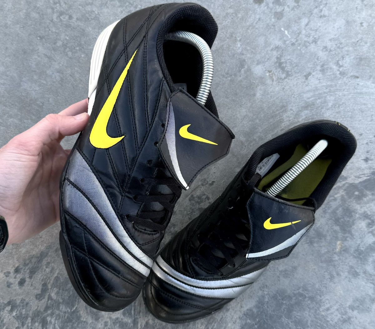 Nike VINTAGE NIKE Y2K HYPE 00s SNEAKERS FOOTBALL CLEATS BLOKECORE Size US 10 / EU 43 - 11 Thumbnail