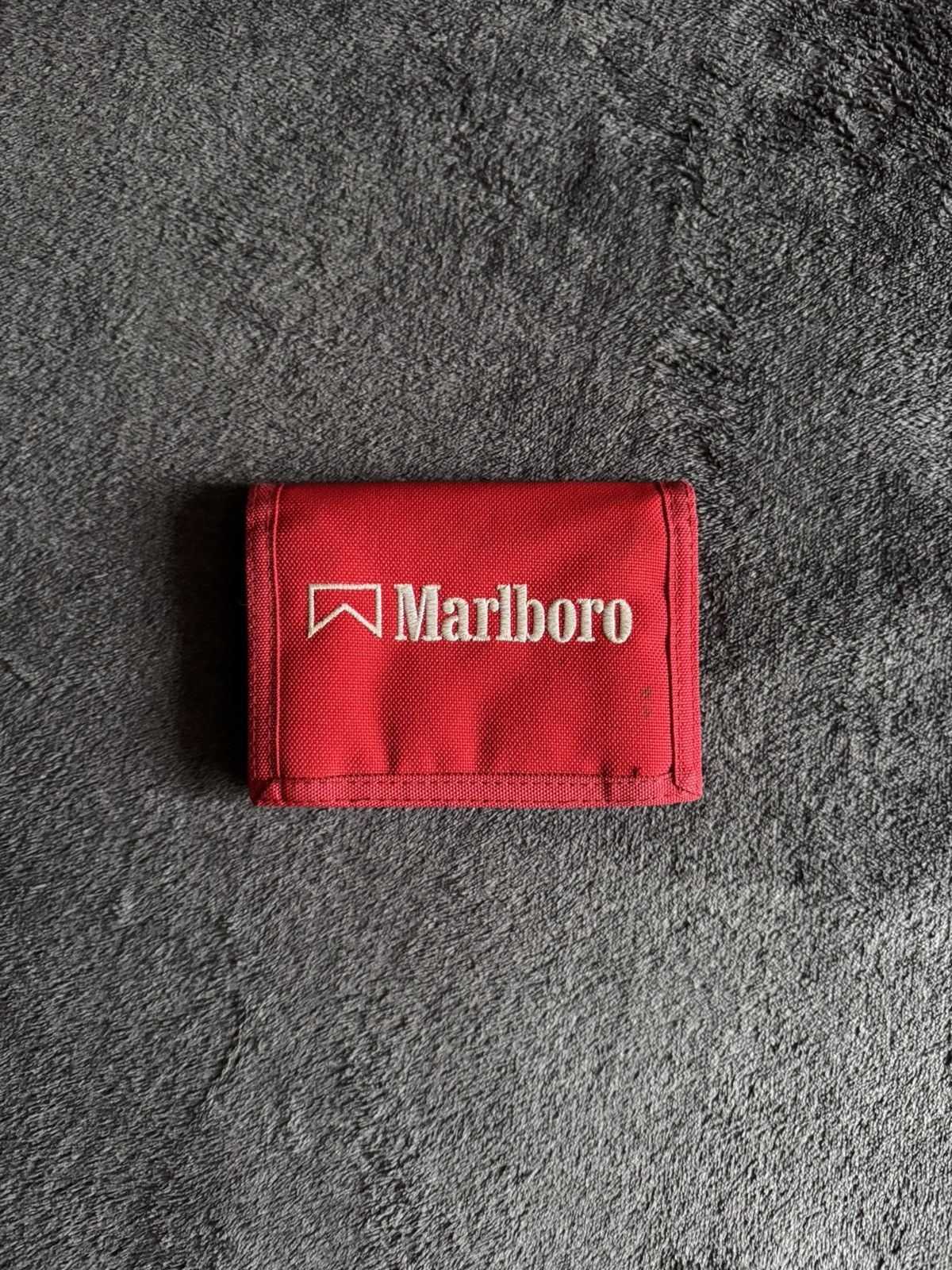 Marlboro × Vintage Marlboro vintage red wallet logo streetwear hype Size ONE SIZE - 2 Thumbnail