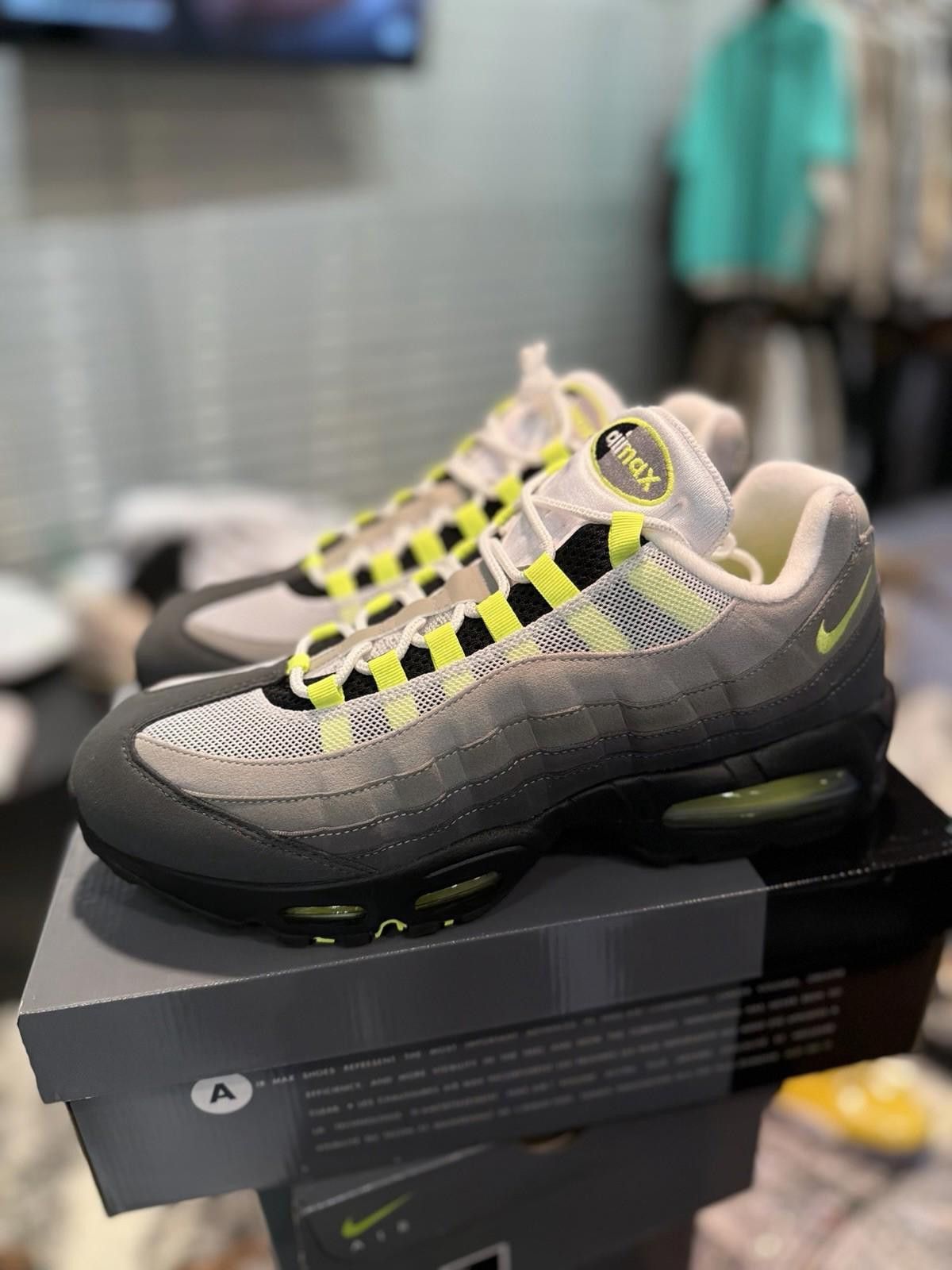 Nike Size 13 - Nike Air Max 95 OG 2025/2026 Neon (HM4740 001) Size US 13 / EU 46 - 7 Thumbnail