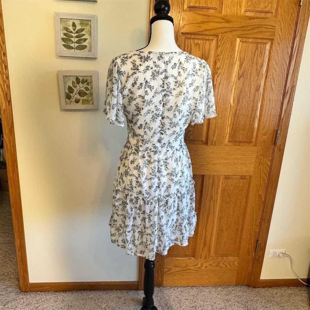 Lulus Lulus Women's M White Floral Bohemian Mini Dress Short Slee Size M / US 6-8 / IT 42-44 - 4 Thumbnail