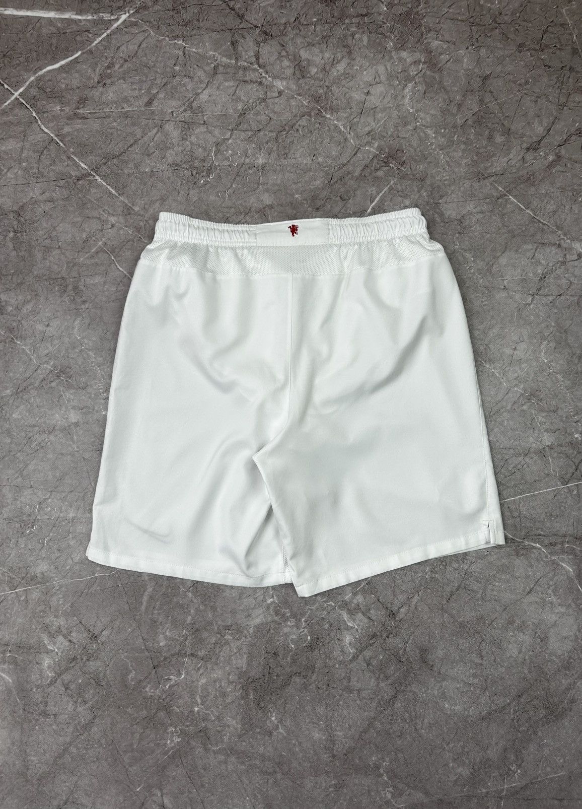 Nike Vintage Nike Manchester United shorts size L Size US L / EU 52-54 / 3 - 7 Thumbnail