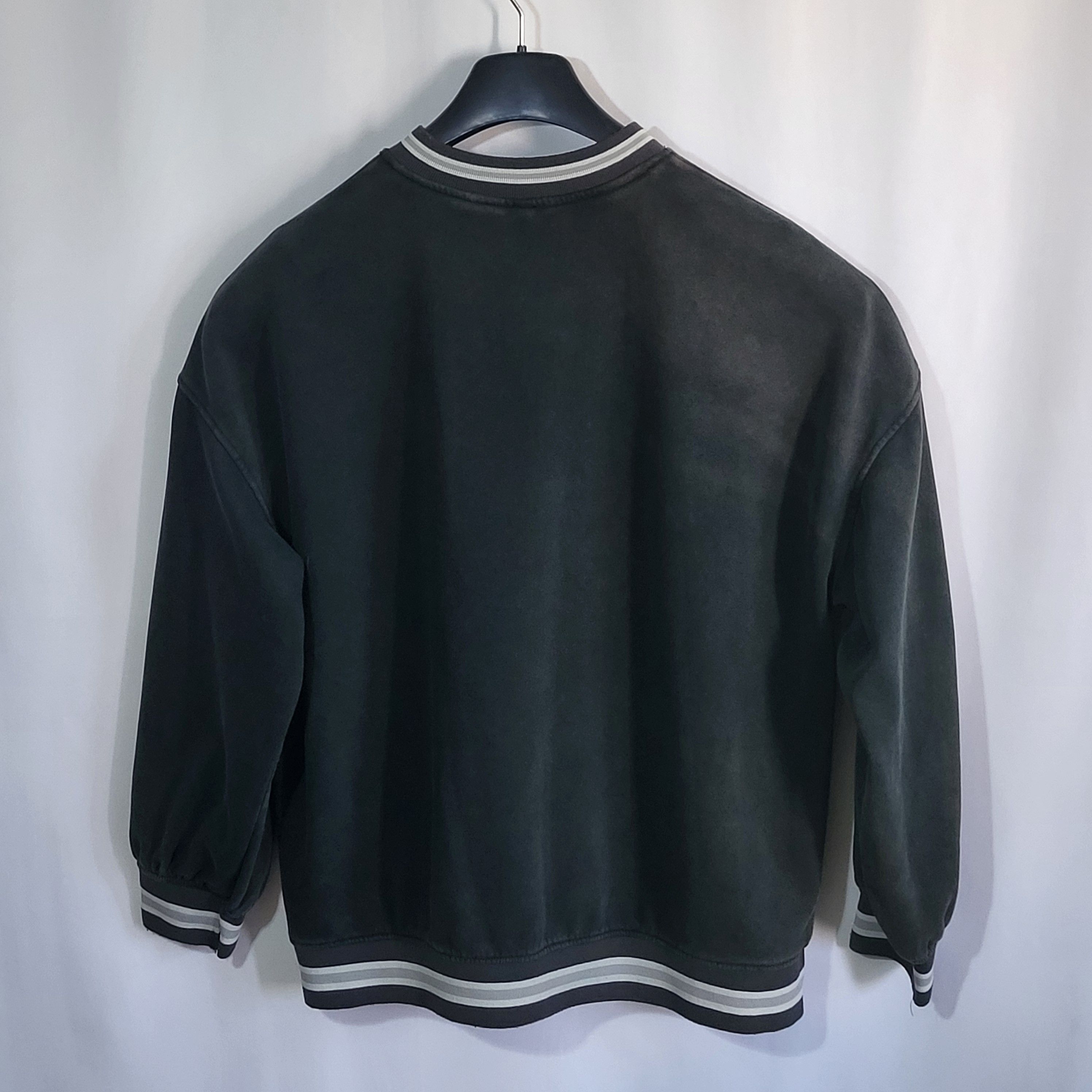 Divided Oakland Raiders Sweatshirt size S but fit L Size US S / EU 44-46 / 1 - 9 Thumbnail