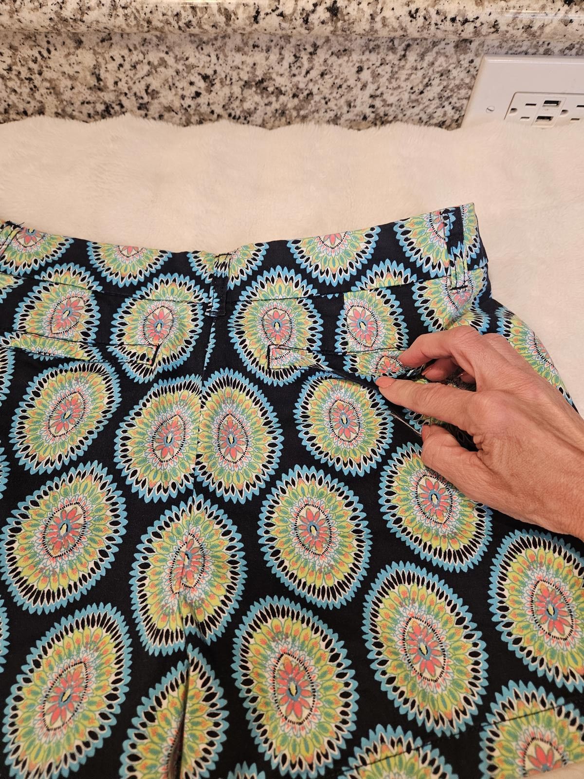 Designer Crown & Ivy Printed Shorts - Vibrant Pattern Size 34" / US 12 / IT 48 - 5 Thumbnail