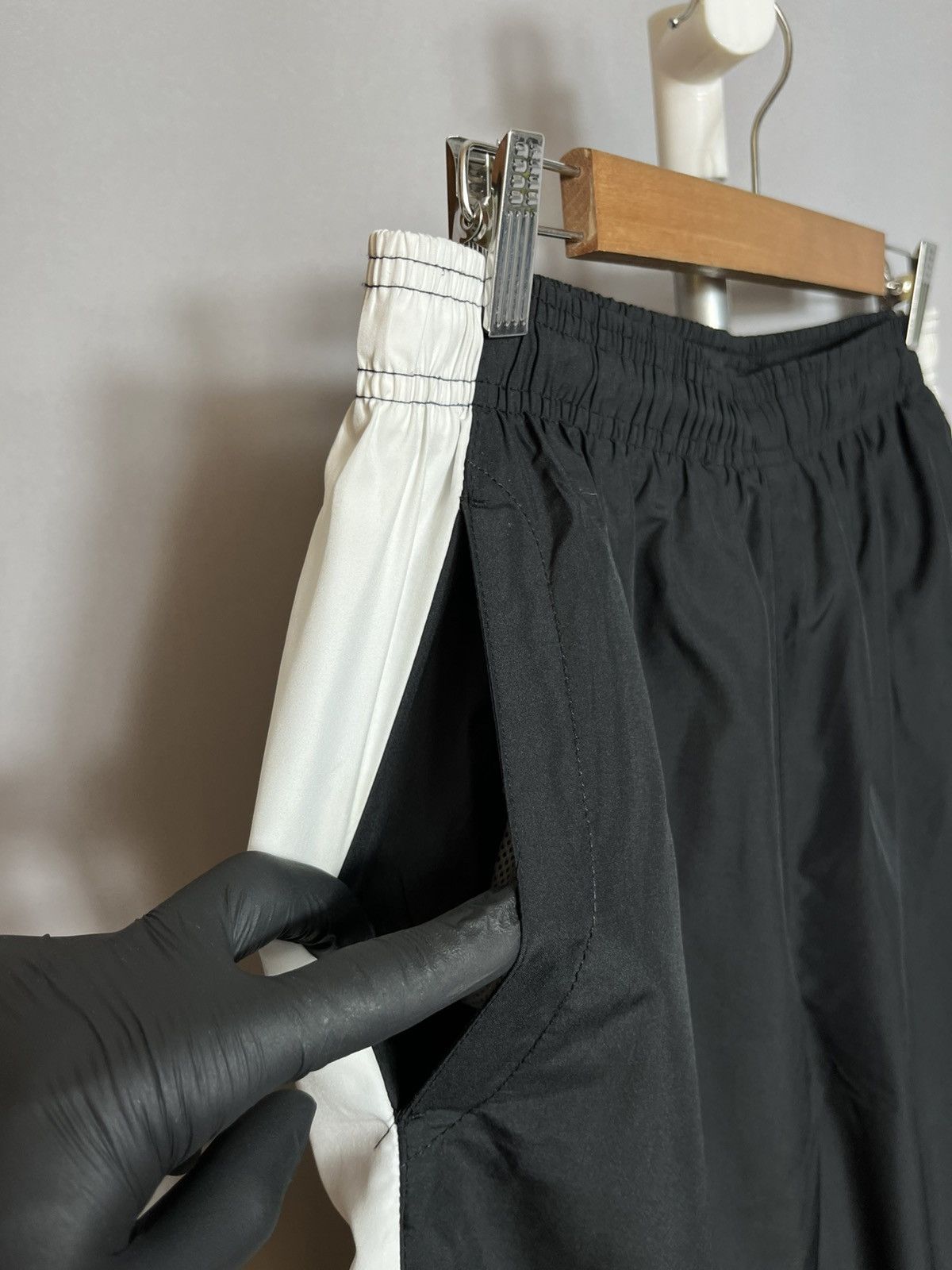Nike Vintage Y2K NIKE AIRMAX SERIES 87 PANTS DRILL NYLON TECH Size US 36 / EU 52 - 3 Thumbnail