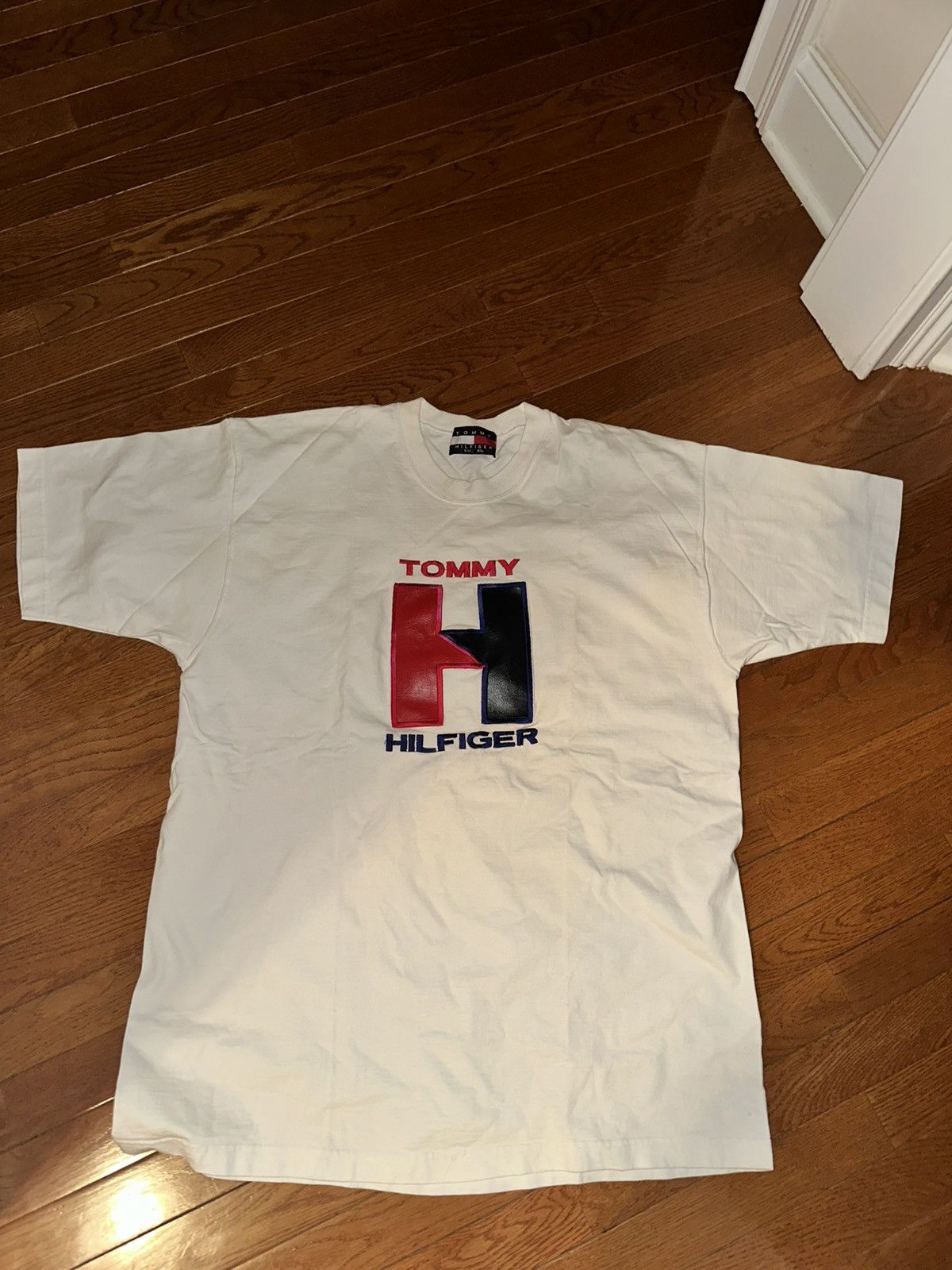 Tommy Hilfiger Tommy Hilfiger Tshirt Size US XL / EU 56 / 4 - 2 Thumbnail