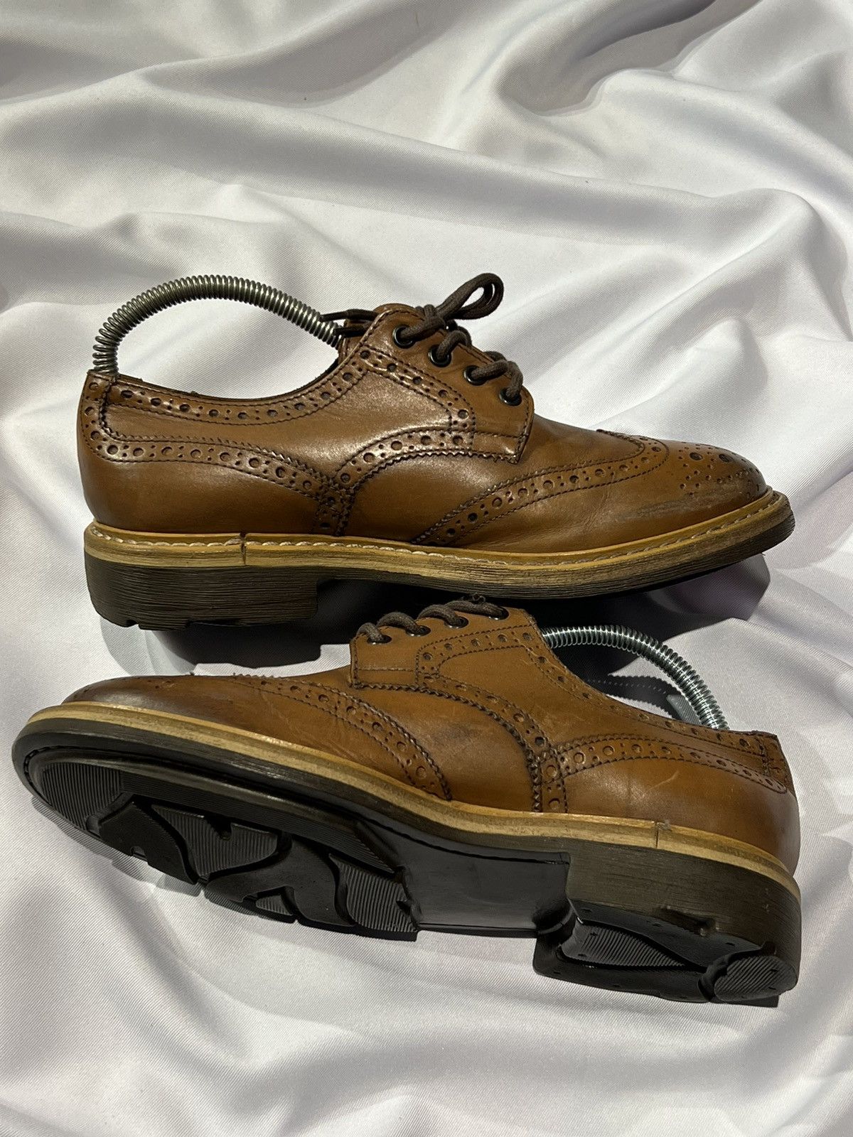 Vintage WINGTIP SHOES LEATHER MADE IN ROMANIA MISSING BRAND Size US 6 / EU 39 - 8 Thumbnail