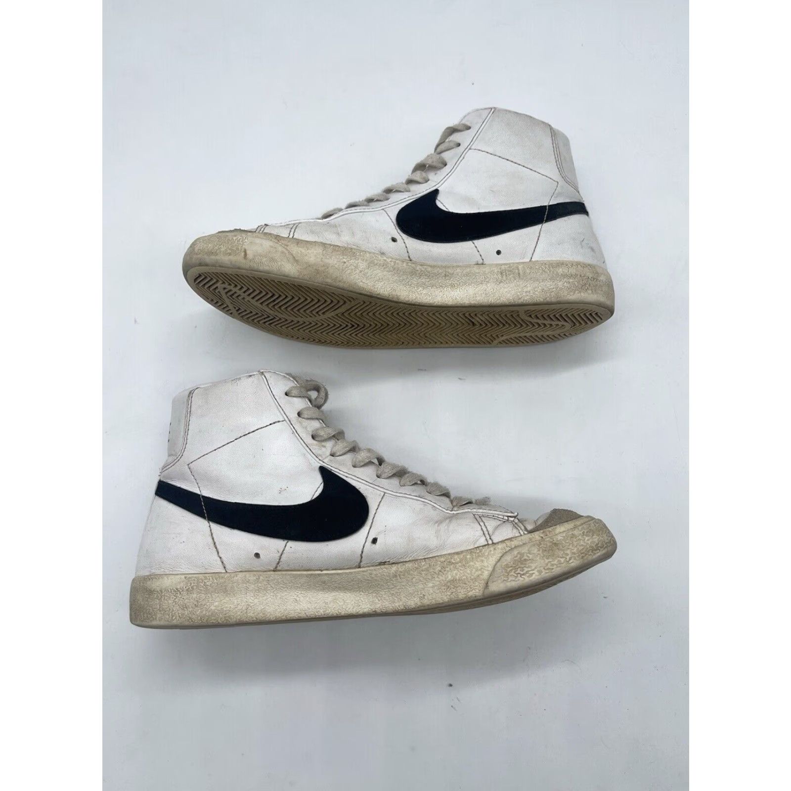 Nike Womens Nike Blazer Mid 77 Vintage Sail Light Bone Shoes Size 8.5 Blazer Size M / US 6-8 / IT 42-44 - 4 Thumbnail