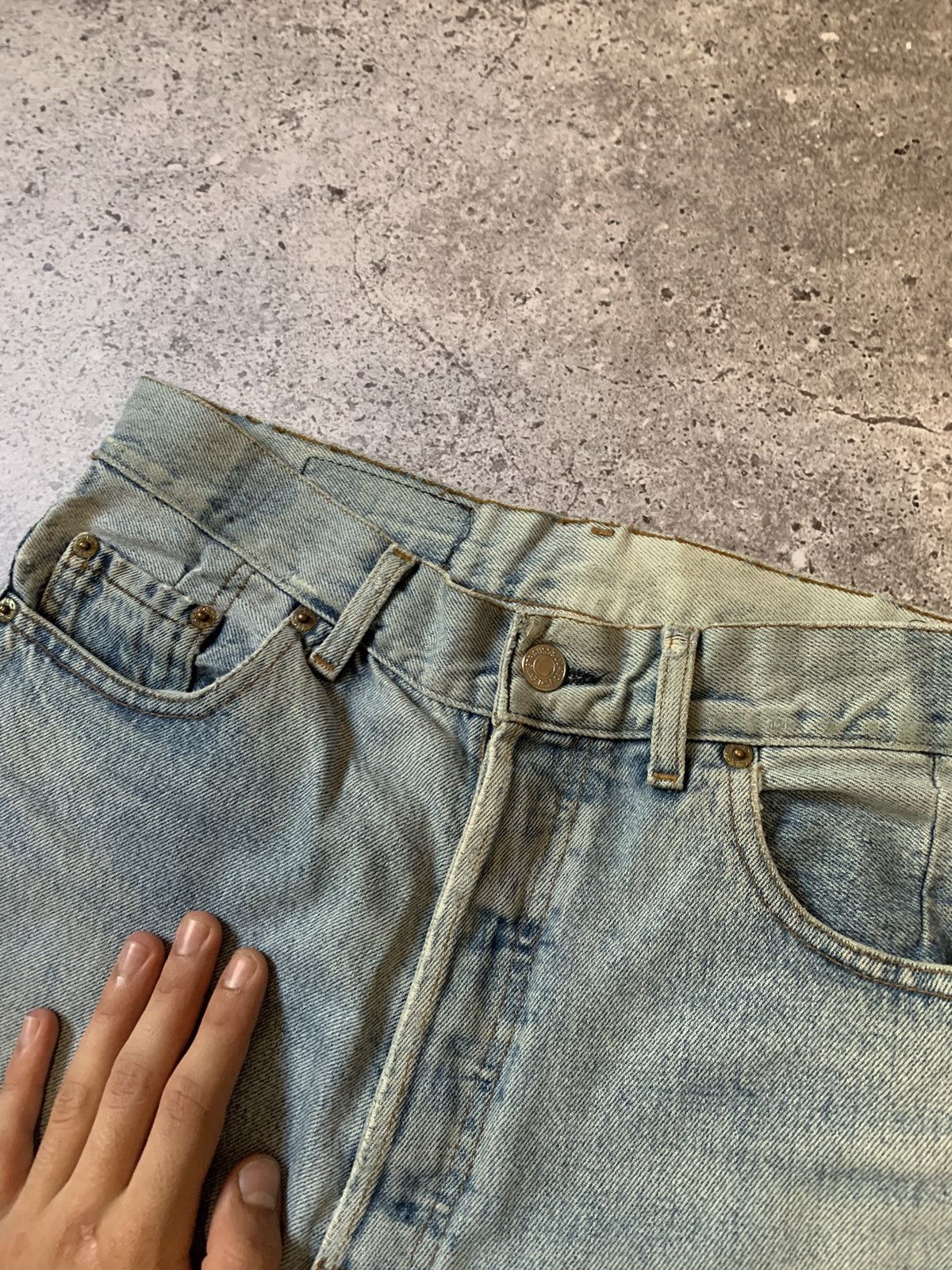 Levi's Vintage Levi's Jeans 501 Light Wash Denim 31x34 Size US 31 - 6 Thumbnail