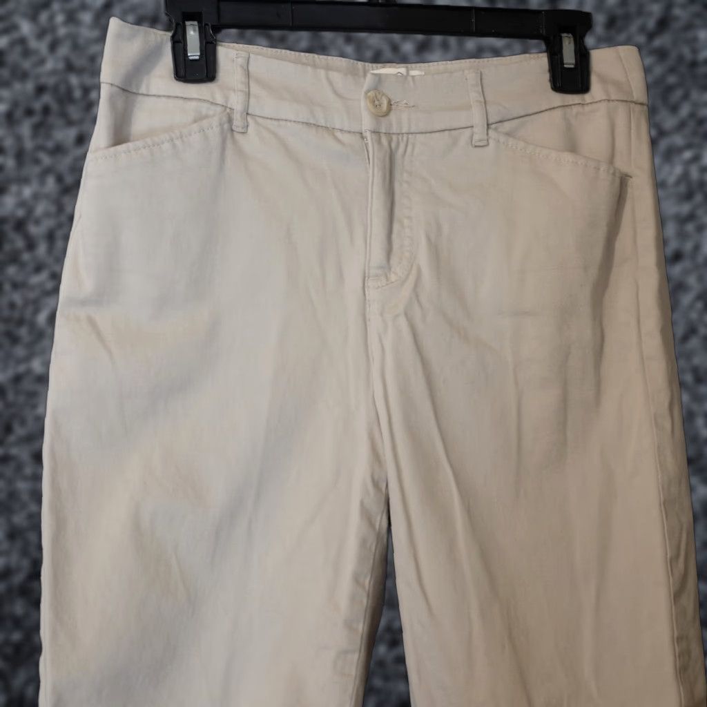 Vintage St. John's Bay Bermuda Shorts Beige Stretch Lightweight Women's 8 Bermuda Shorts Beige Stretch Lightweight Women's 8 Size 30" / US 8 / IT 44 - 1 Thumbnail