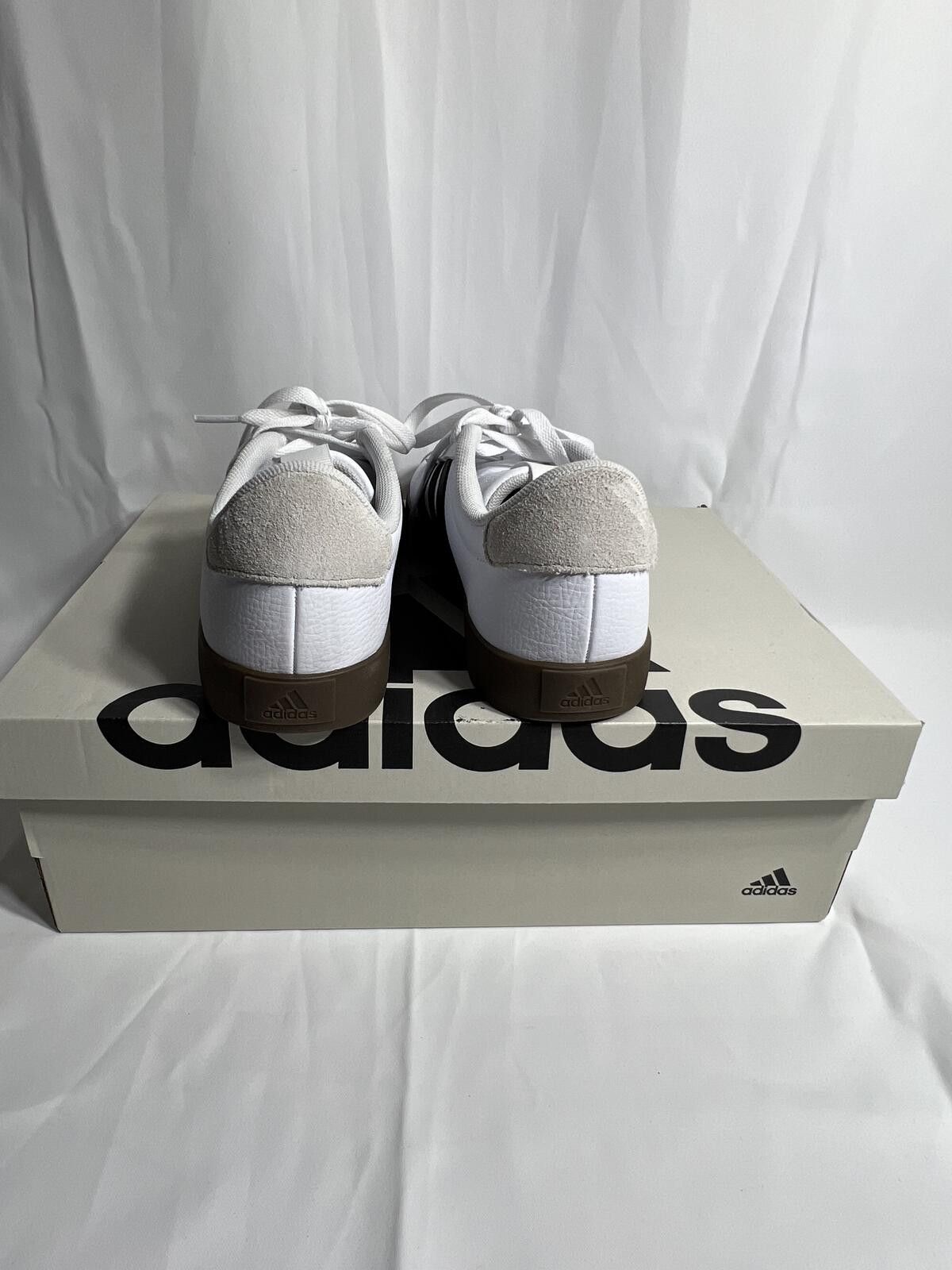 Adidas Adidas White and Black Classic Sneakers with Gum Sole Size US 7.5 / EU 40-41 - 3 Thumbnail