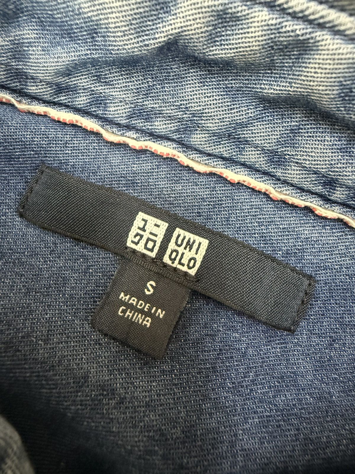 Uniqlo UNIQLO INDIGO BLUE DENIM BUTTON UP SHIRT Size US XS / EU 42 / 0 - 7 Thumbnail