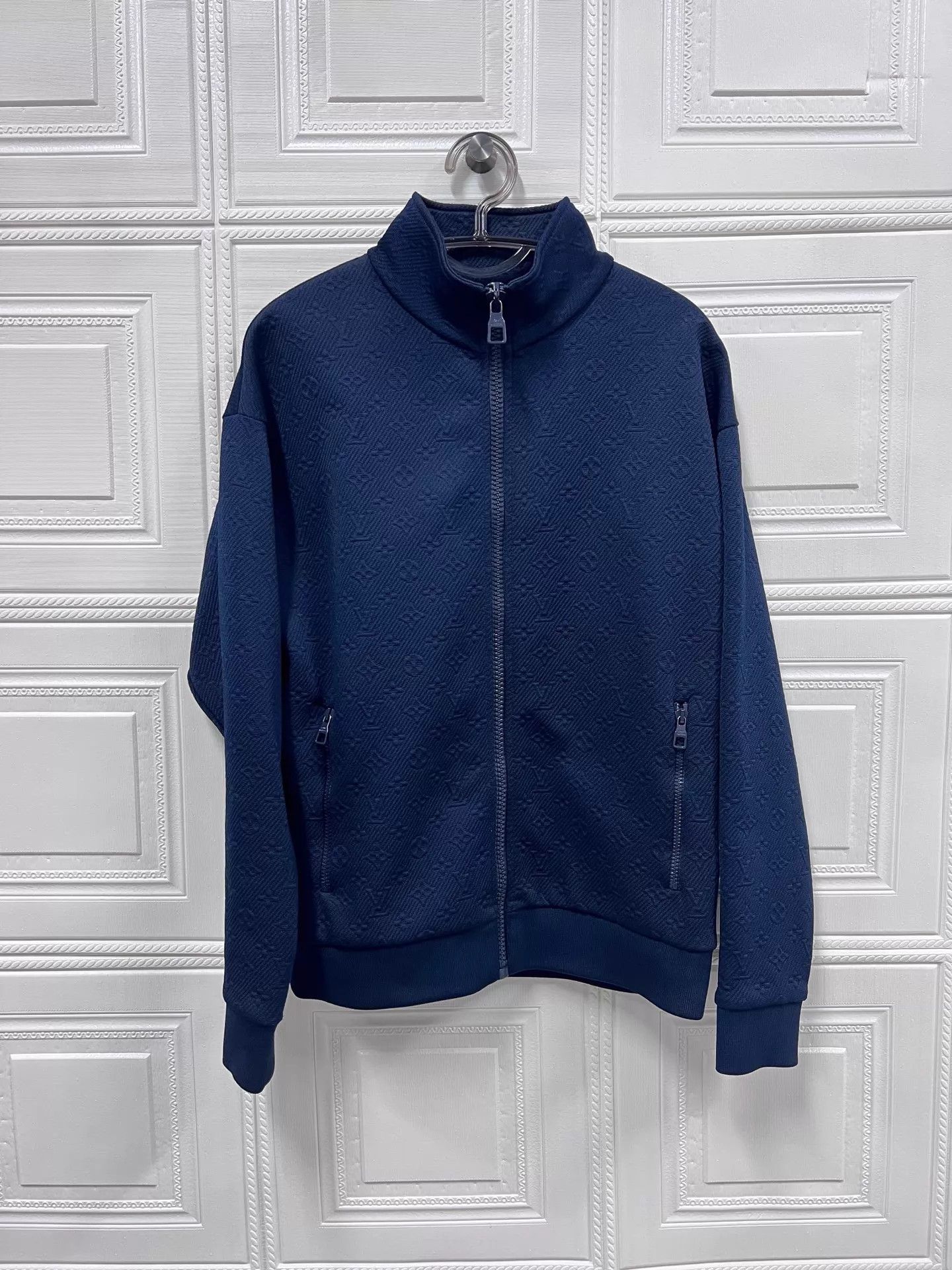 Louis Vuitton LV embossed all over logo jacket S 99 new Size US S / EU 44-46 / 1 - 1 Thumbnail