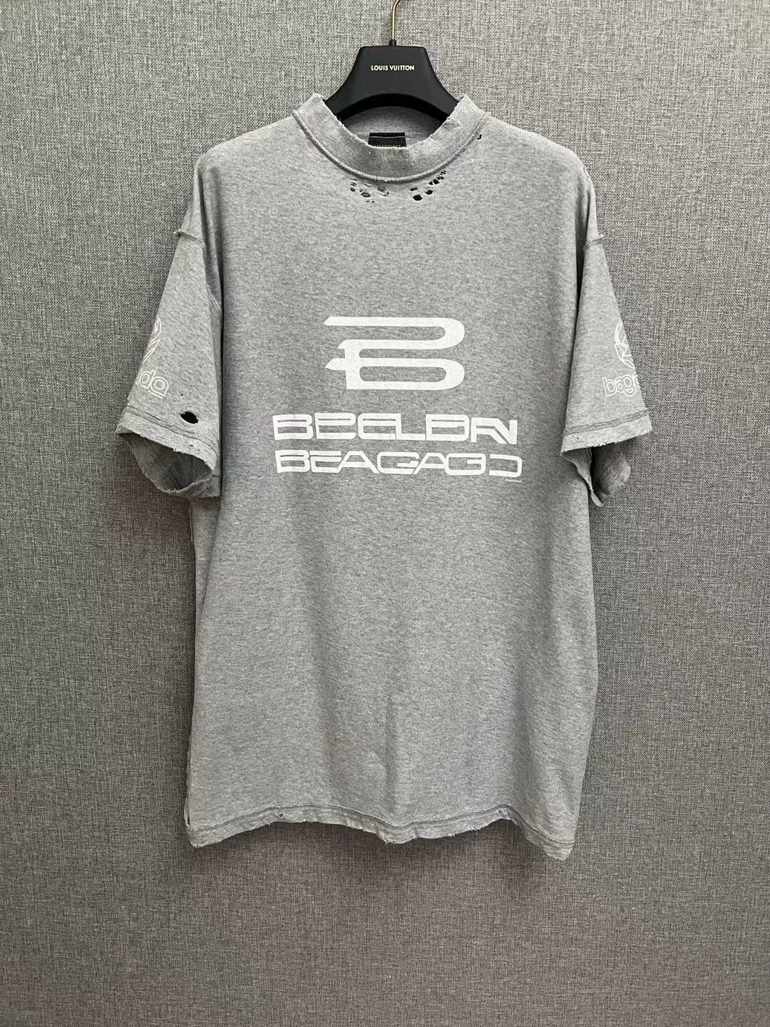 Balenciaga gray distressed short sleeve Balenciaga shirt Size US S / EU 44-46 / 1 - 1 Thumbnail