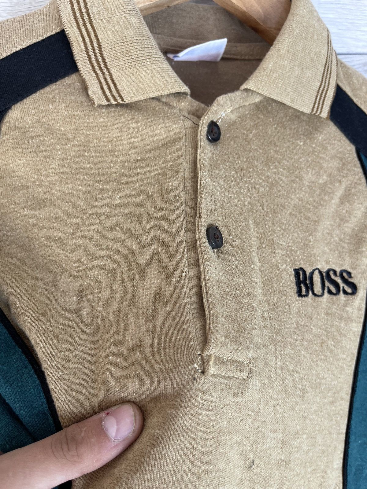 Hugo Boss Vintage men’s long sleeve Hugo Boss classic size S 1990s Size US S / EU 44-46 / 1 - 7 Thumbnail