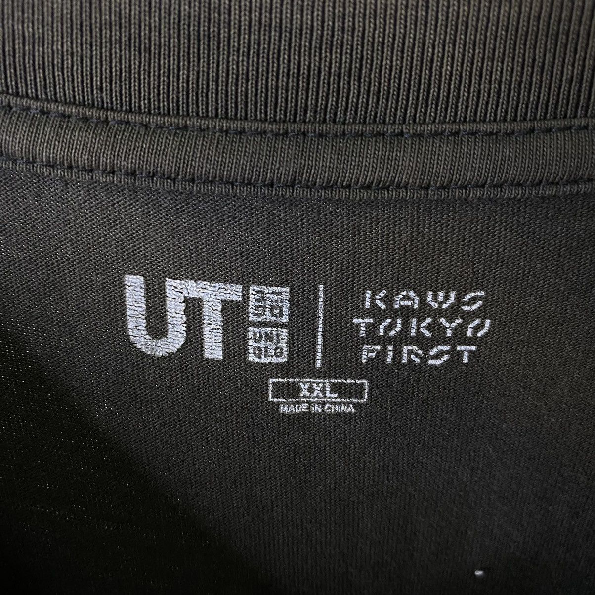 Japanese Brand × Kaws Uniqlo x Kaws Tokyo First Travis Style Tee Size US XL / EU 56 / 4 - 4 Thumbnail