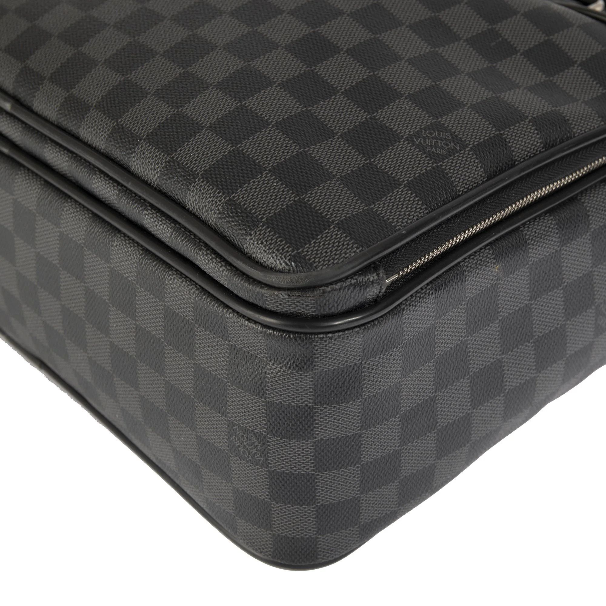 Louis Vuitton Louis Vuitton Black Damier Graphite Icare Laptop Bag Grey Size ONE SIZE - 6 Thumbnail
