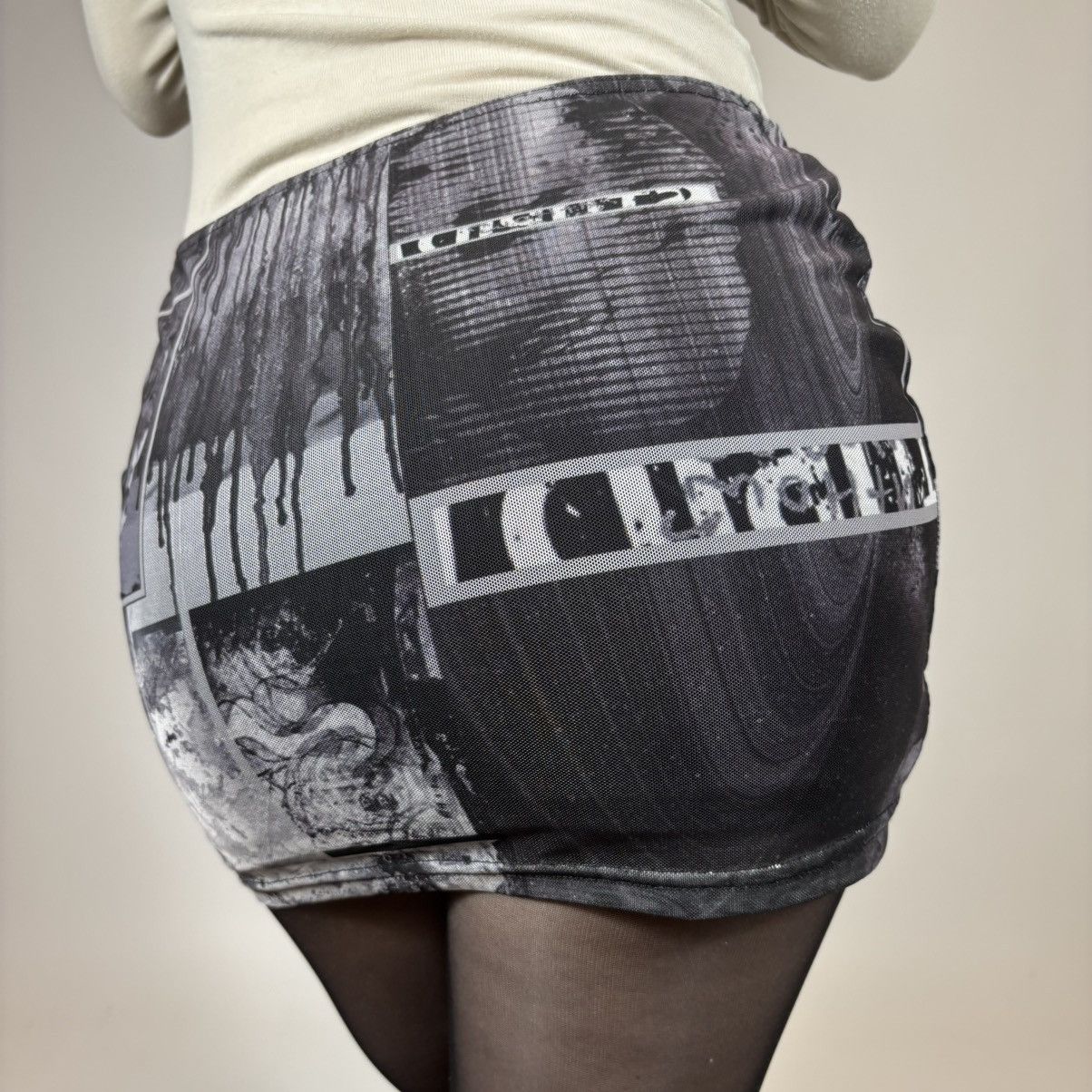 Japanese Brand Vintage Y2K Japanese Mesh Art JPG Style Sexy Mini Skirt Size 26" / US 2 / IT 38 - 1 Thumbnail