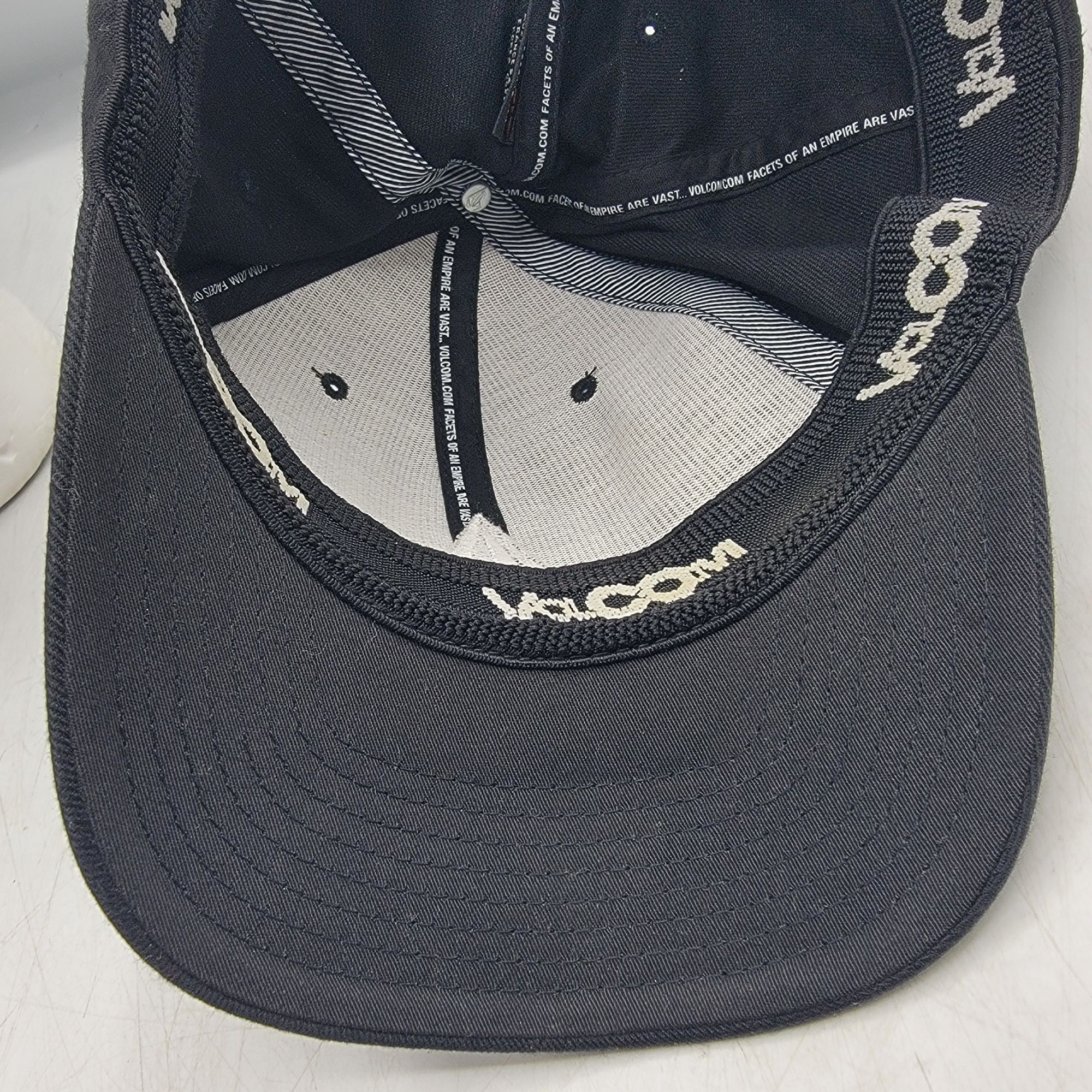 Volcom Volcom Adults L-XL Black Fitted Baseball Cap Casual Outdoors Size ONE SIZE - 8 Thumbnail