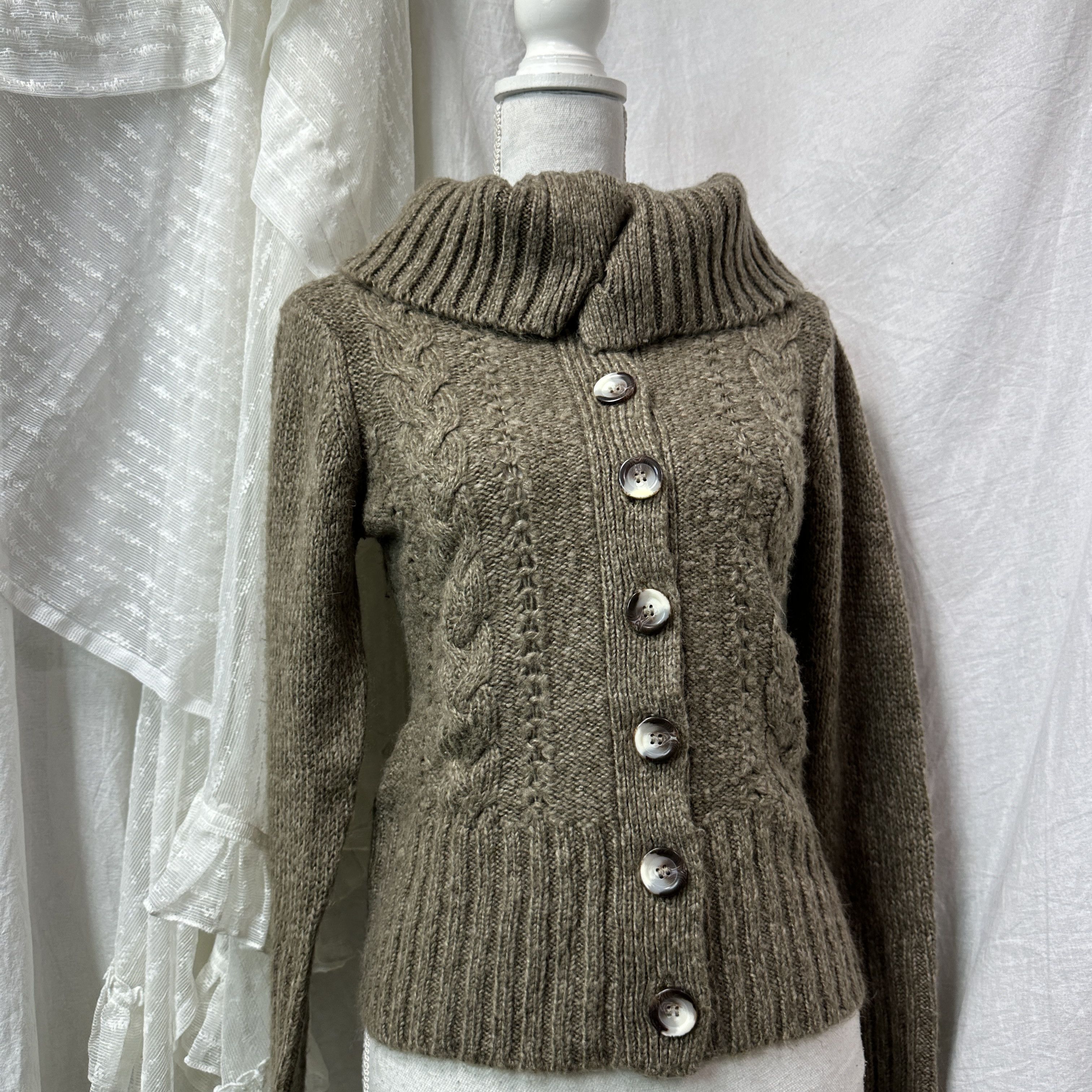 Vintage Vintage Cottage Bare Shoulders Buttoned Sweater 00s Size S / US 4 / IT 40 - 7 Thumbnail