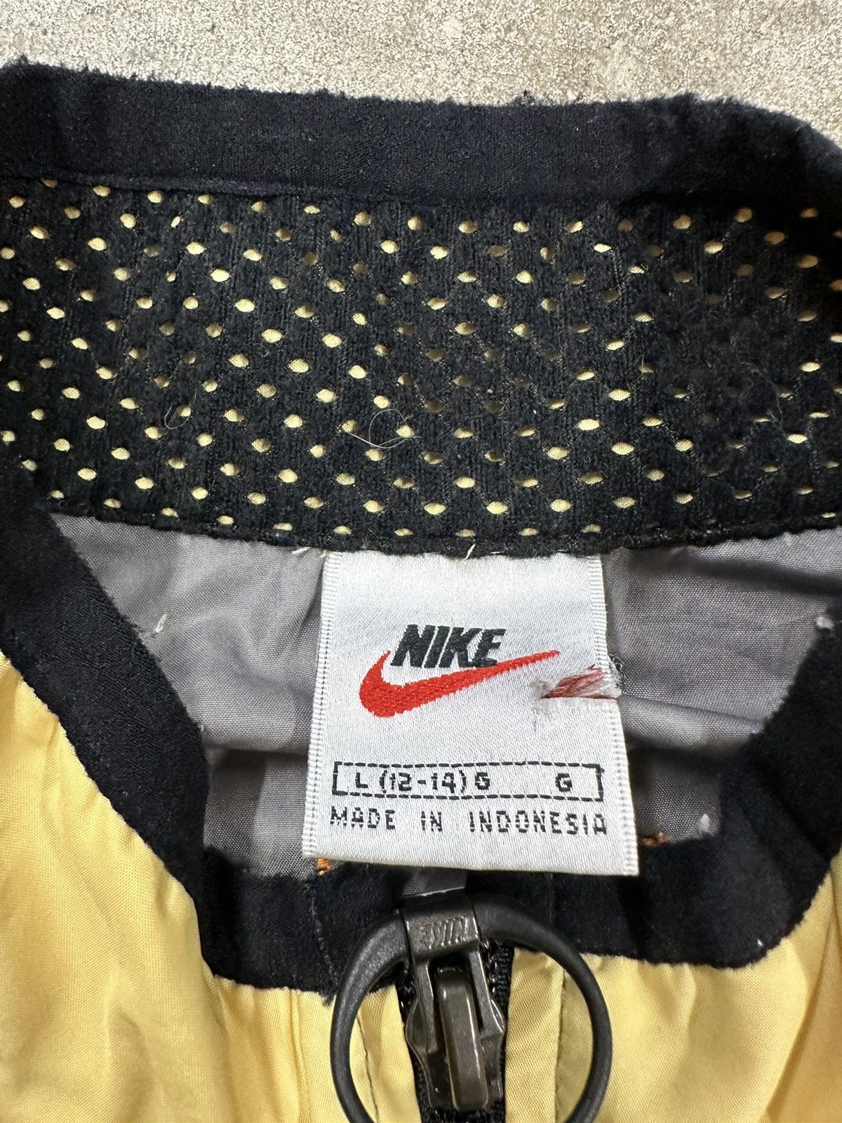 Nike Vintage 90s Nike Nylon Multicolour Running Vest Size S / US 4 / IT 40 - 11 Thumbnail