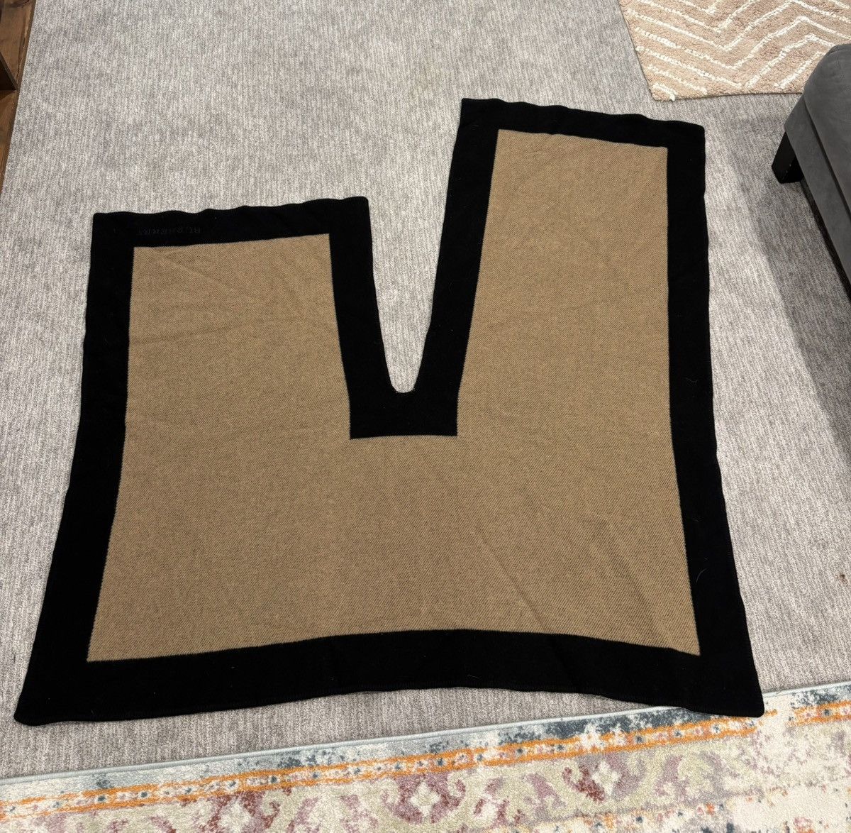 Burberry Burberry Wool Poncho / Blanket Cape — Perfect Condition Size ONE SIZE - 1 Thumbnail