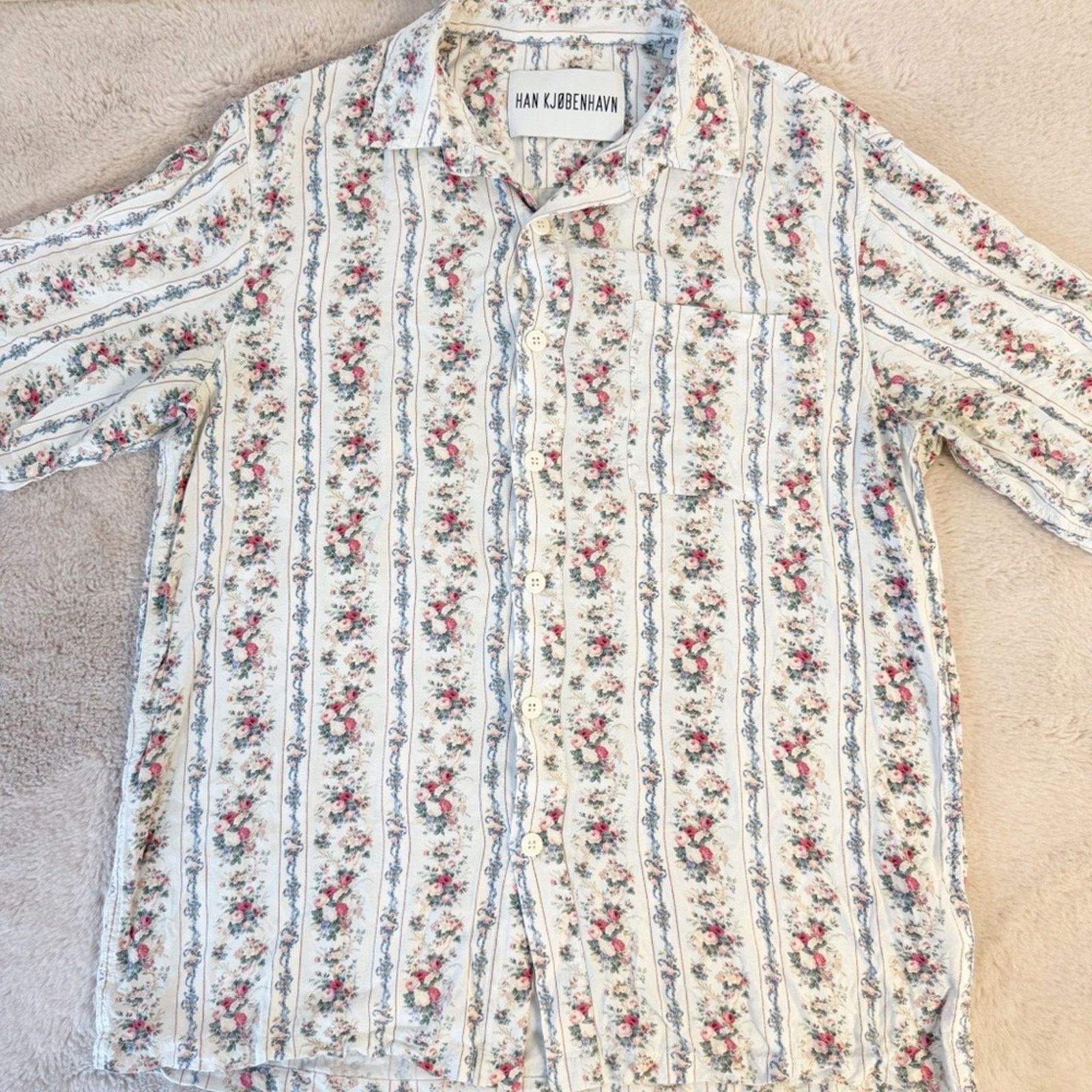 Han Kjobenhavn HAN KJOBENHAVN Boxy Floral Button Down Shirt Size Small Size US S / EU 44-46 / 1 - 4 Thumbnail