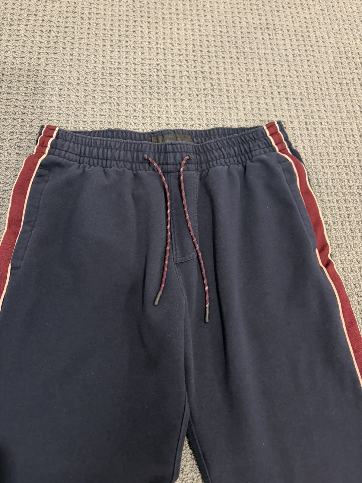 Abercrombie & Fitch A & F navy blue / burgundy stripe joggers size M excellent Size US 32 / EU 48 - 3 Thumbnail