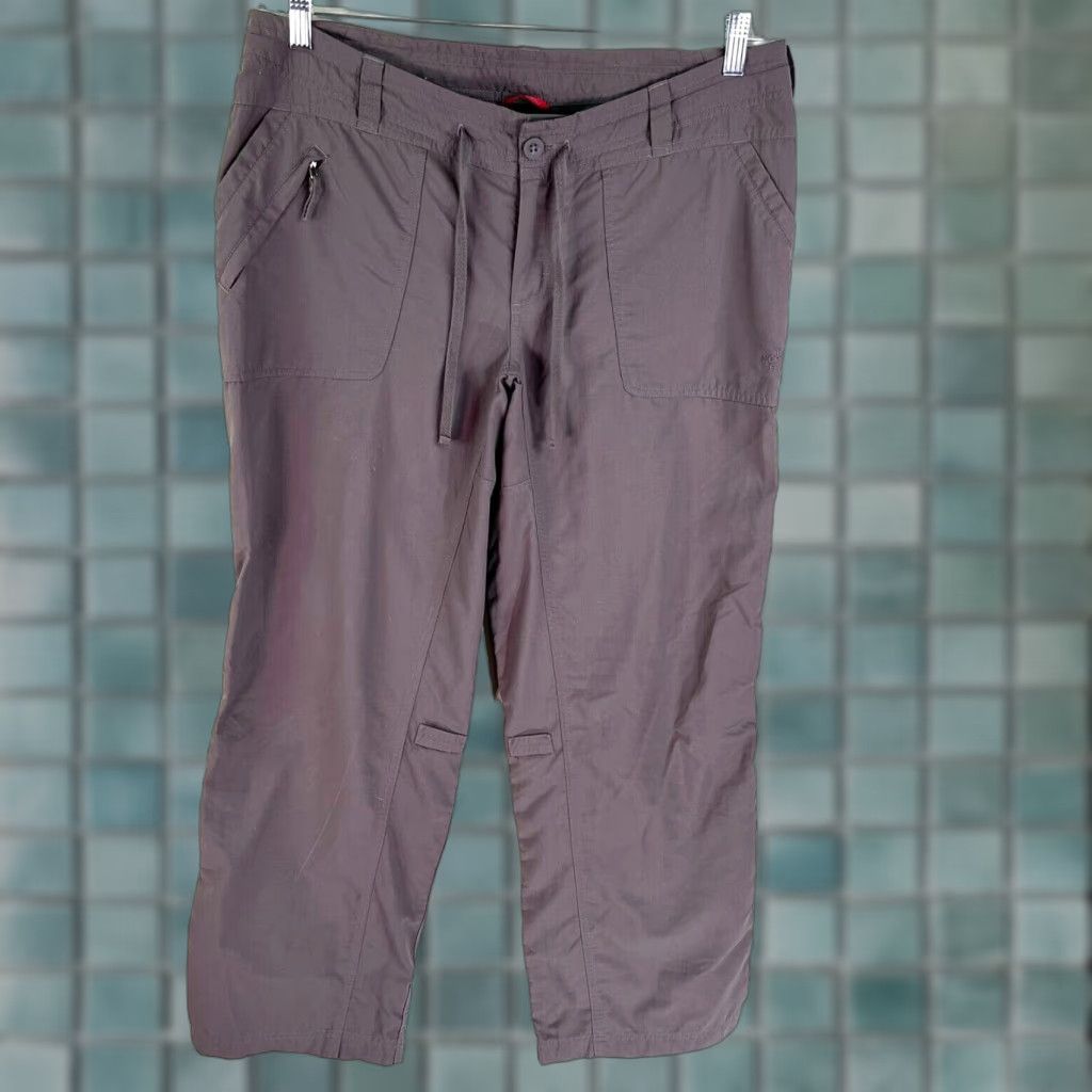 The North Face The North Face Womens Nylon Drawstring Convertible Gray Pants 36 Inseam 30 36X30 Size 14 Urban Cargo Flat Front Relaxed Mens Womens Size 36" / US 14 / IT 50 - 1 Thumbnail