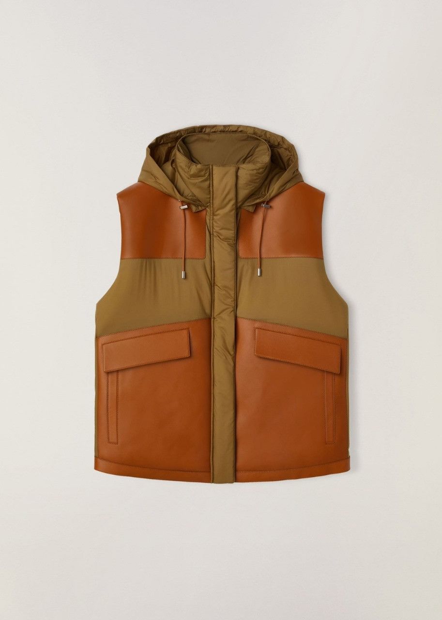 o1srvl11e0524 Vests in Brown