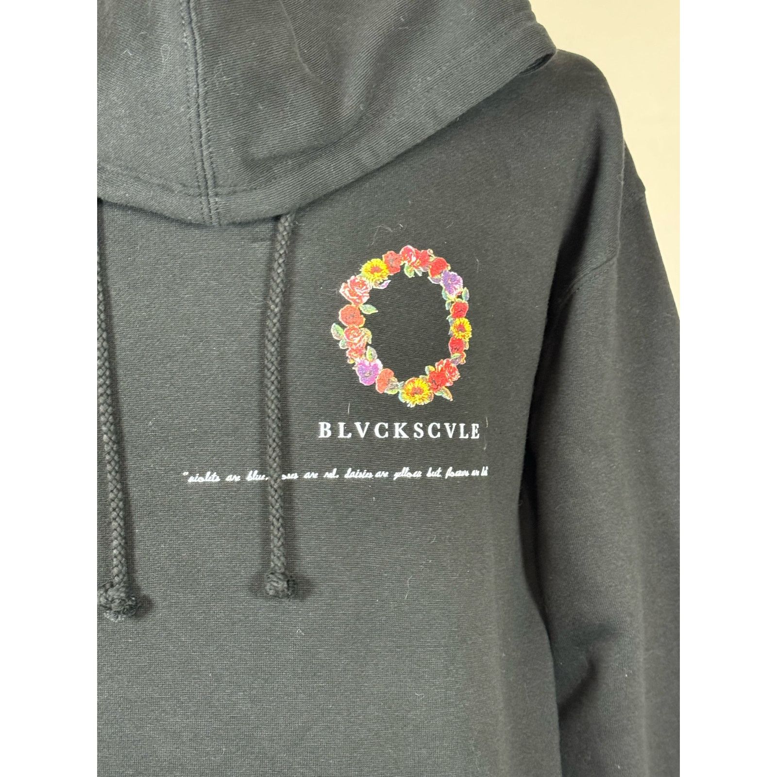 Unknown London Black Scale Flower Wreath Black Pullover Hoodie Men’s Size L Size US L / EU 52-54 / 3 - 5 Thumbnail