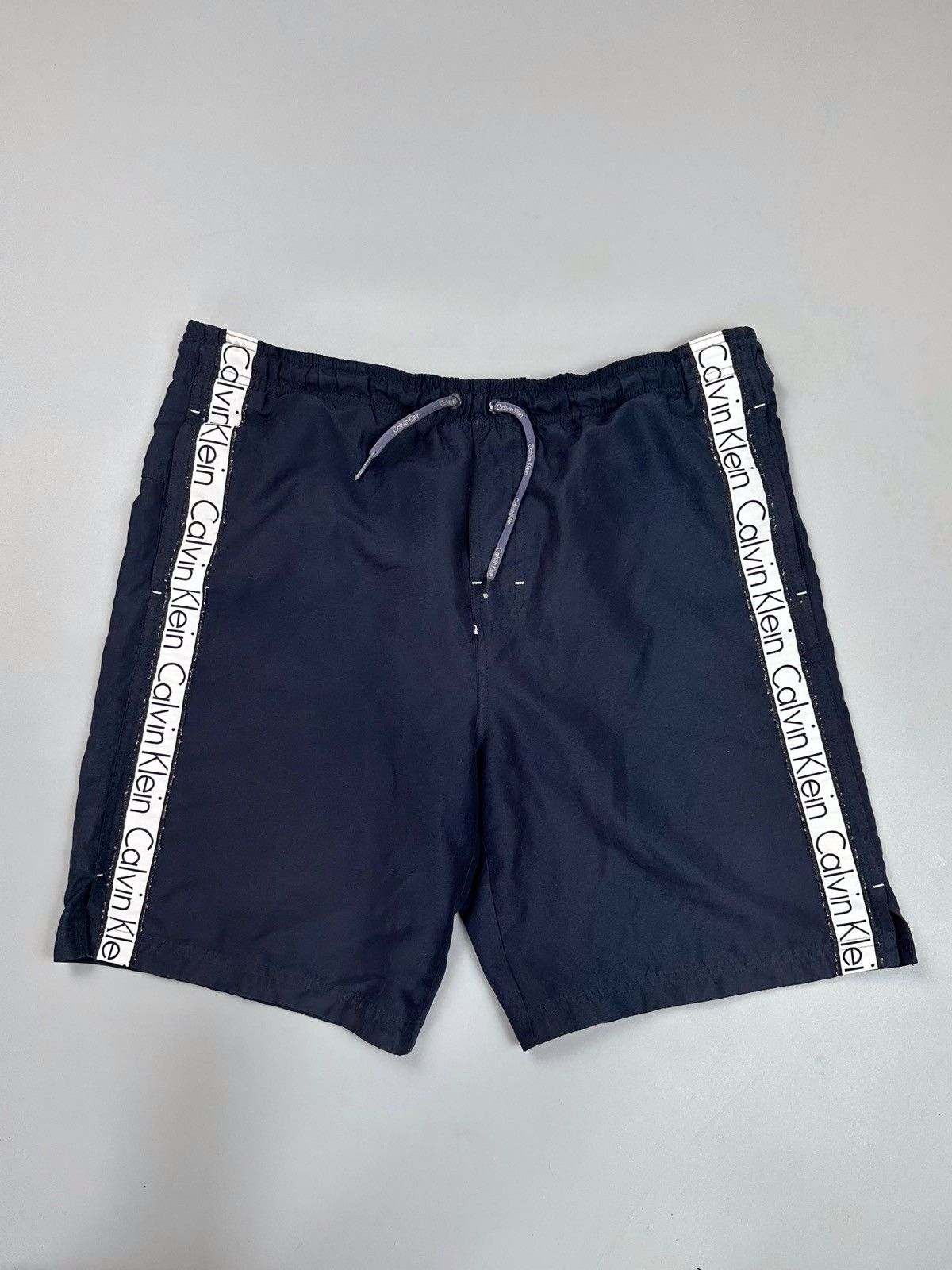Calvin Klein Calvin Klein Blue Stripe Logo Swim Shorts Size US 32 / EU 48 - 1 Thumbnail