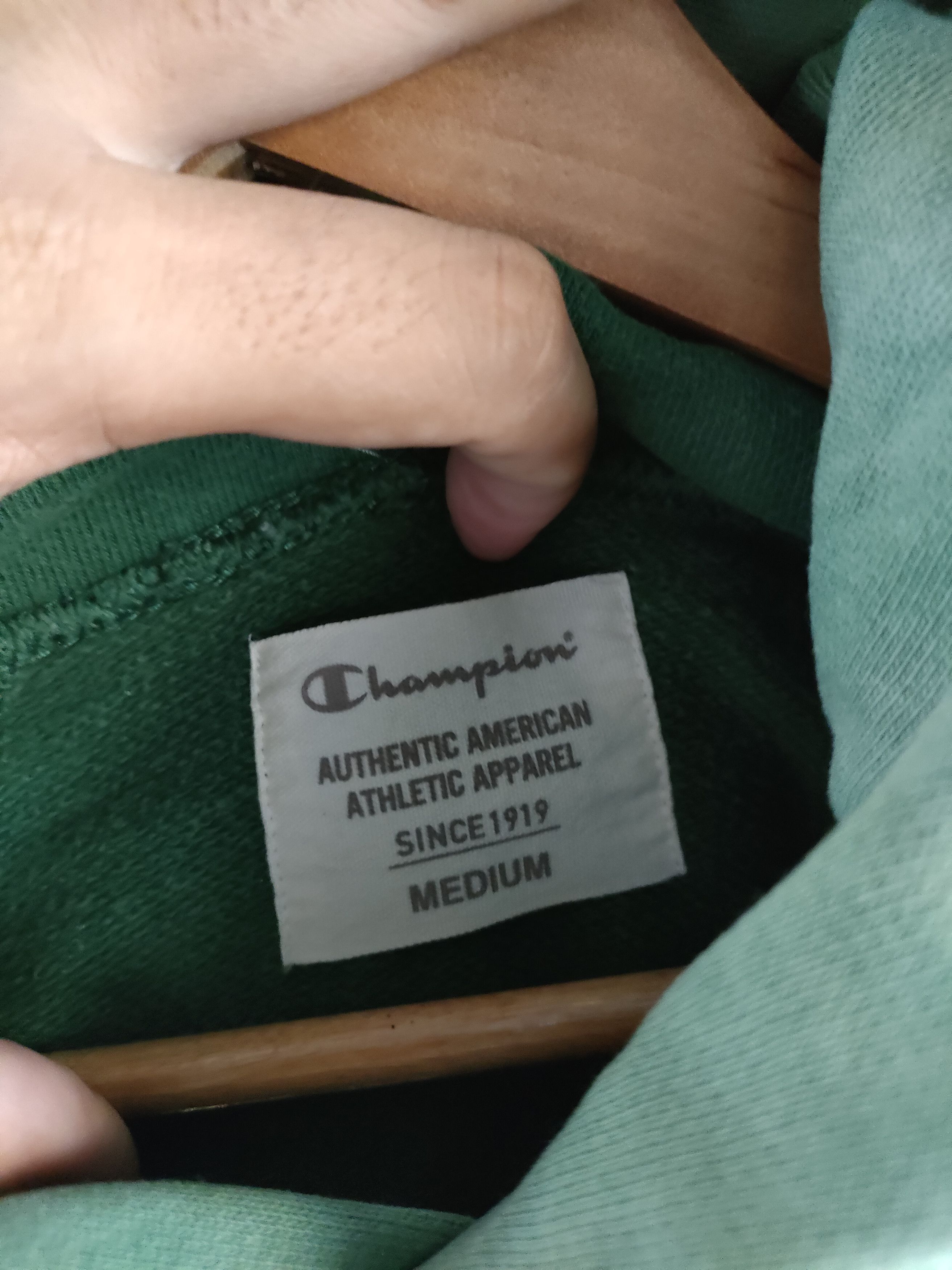 Champion × Vintage Vintage Distressed Champion Hoodie Size US M / EU 48-50 / 2 - 7 Thumbnail