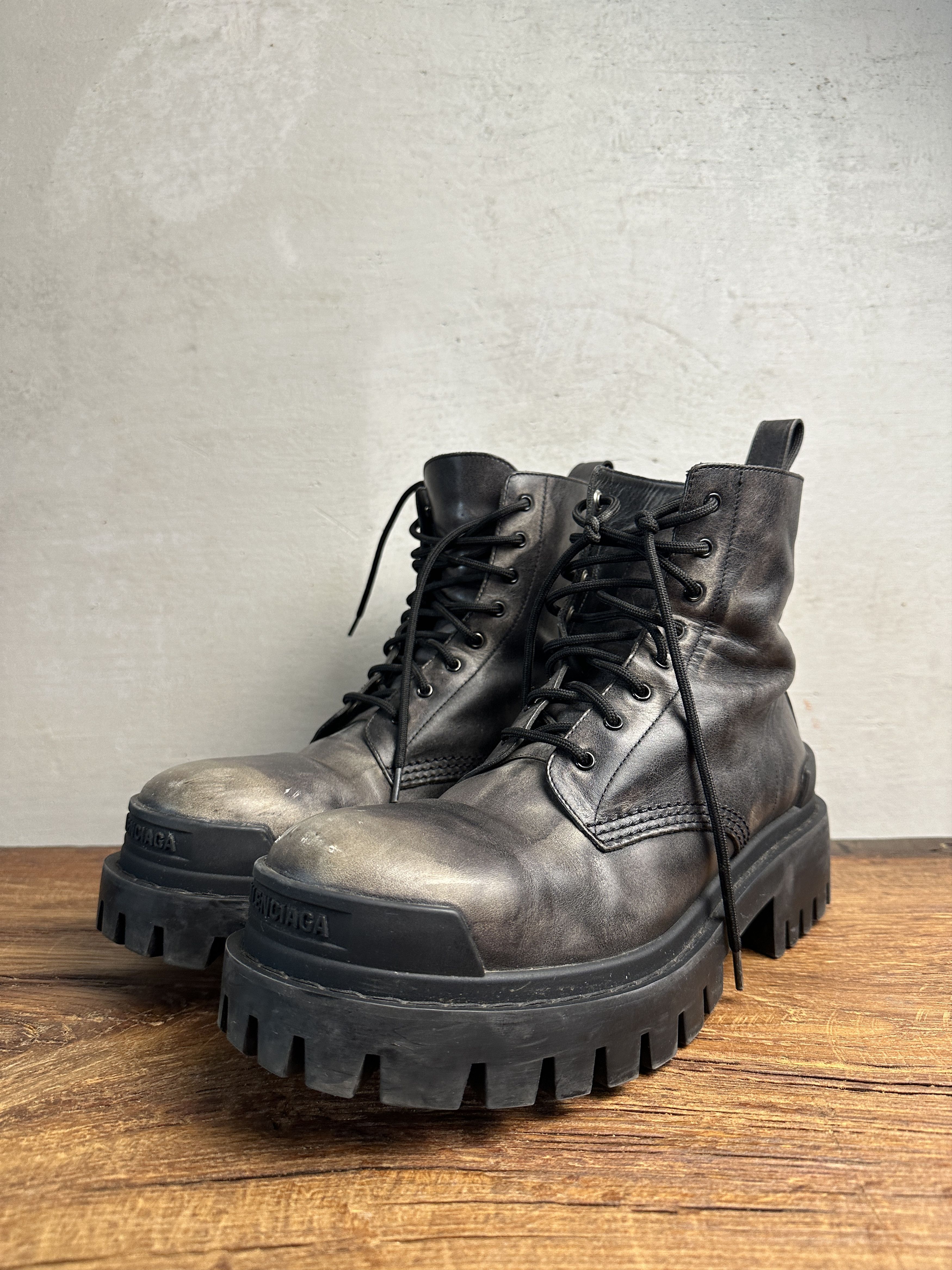 Balenciaga Balenciaga Strike L20 Aged Effect Leather Boots Size US 9 / IT 39 - 10 Thumbnail